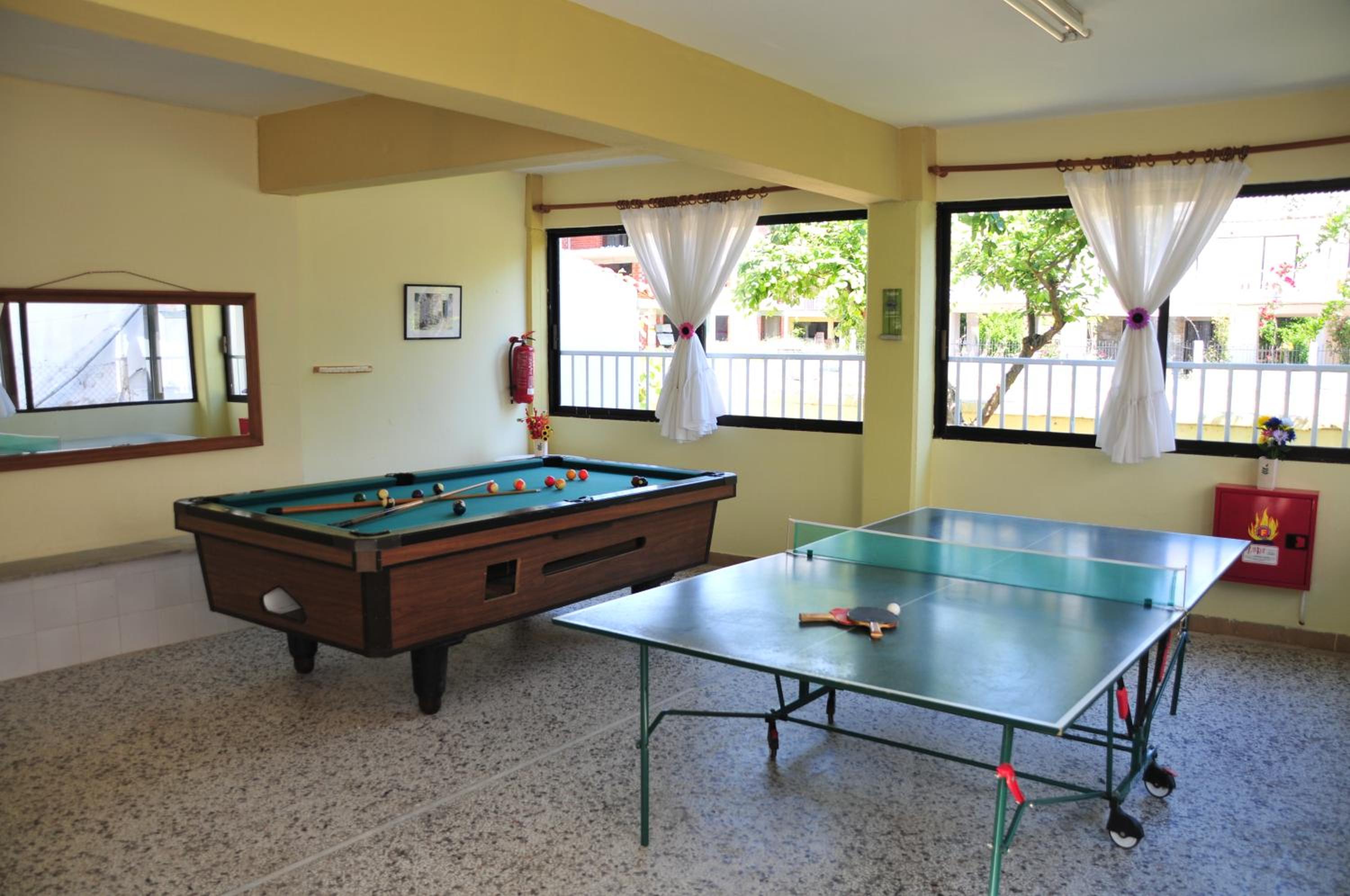 Dionisos Palms Apartments