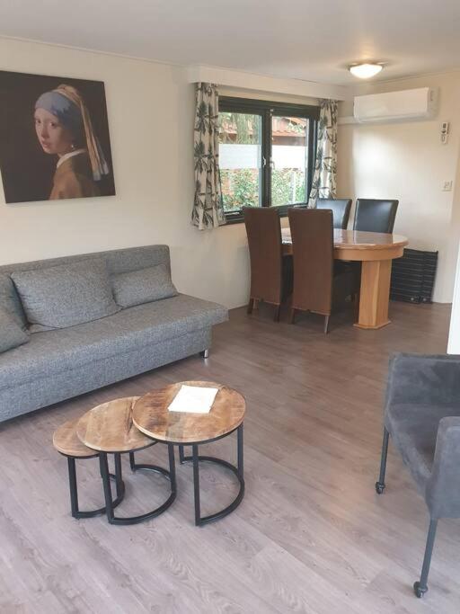 Cozy chalet for 4 Veluwe view 2