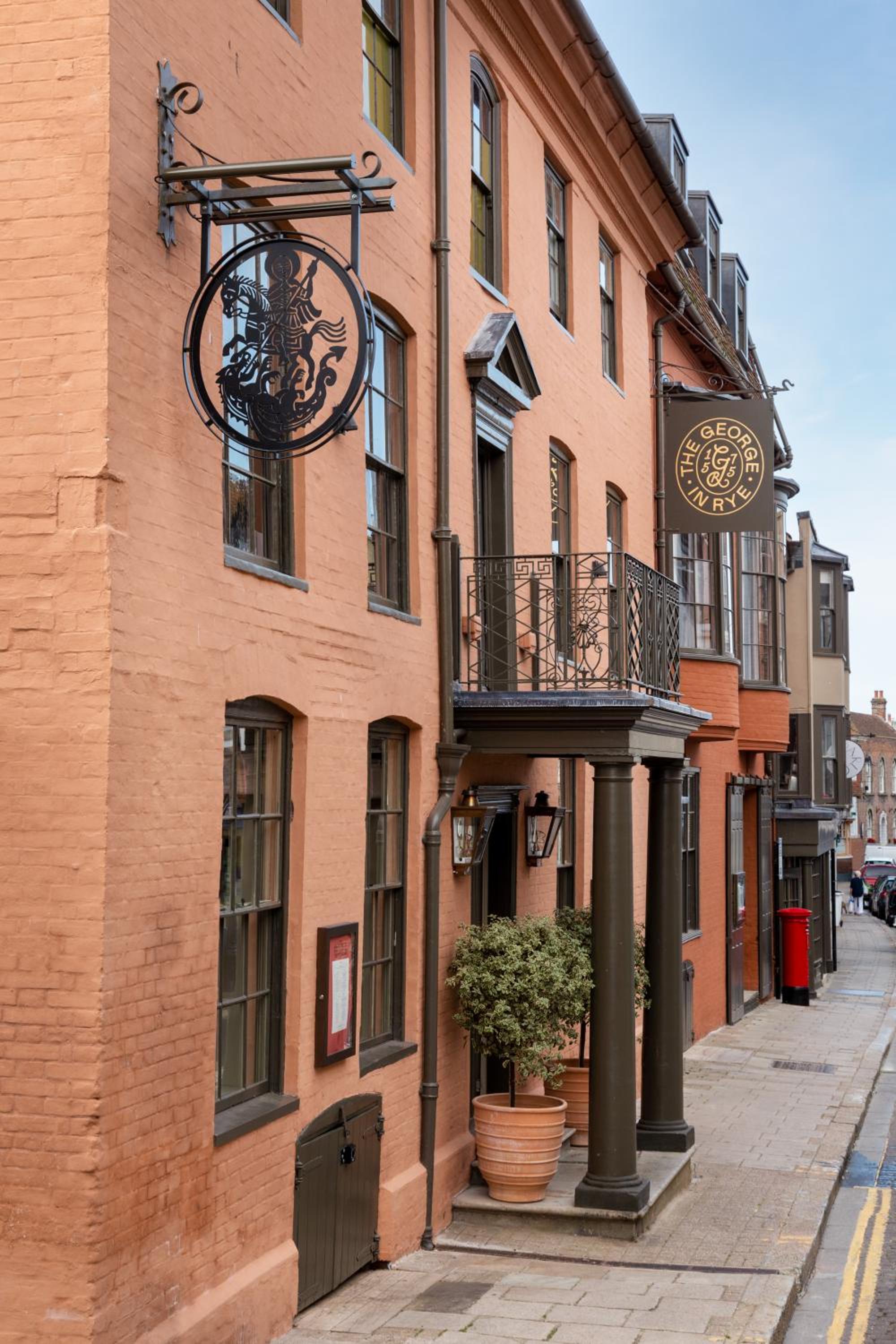 Rye Vacations - The George In Rye - Property Image 1