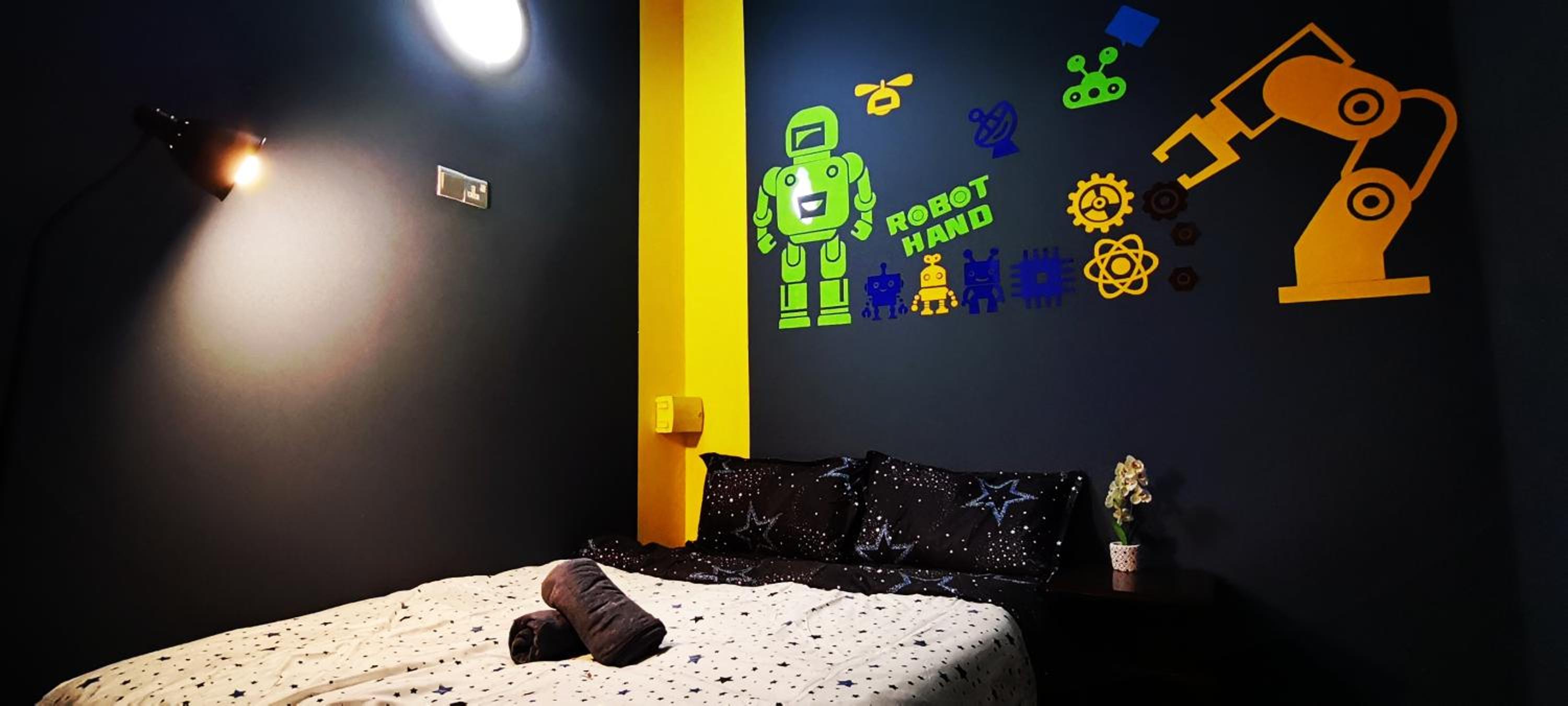 KLCC Amazing Robots Homestay 4Bedrooms (13pax)