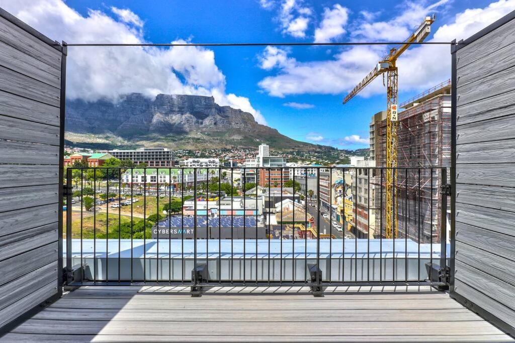 Spacious, Modern Oasis at The Harri w/ Balconies, Cape Town, photo 2 of 24