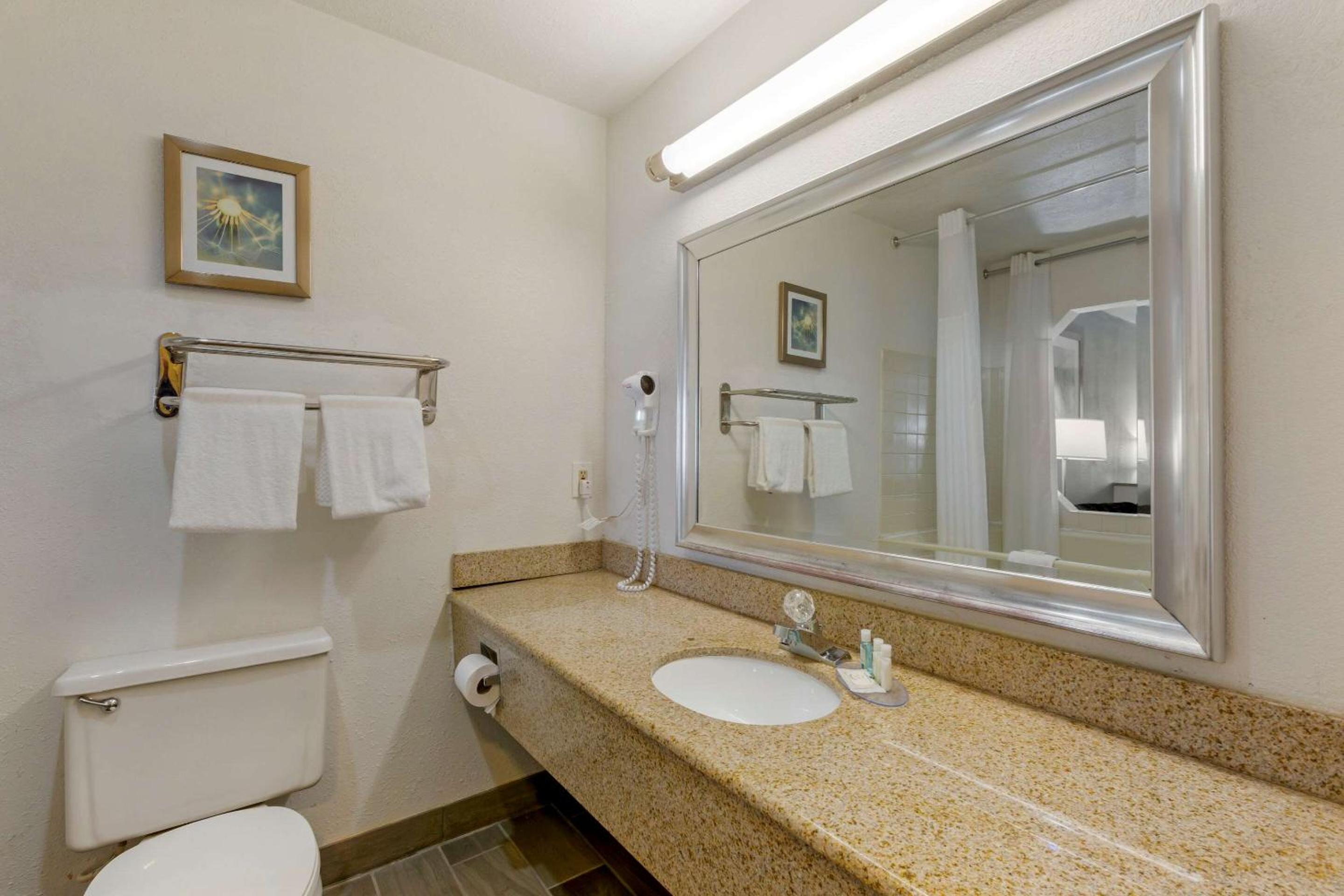 Quality Inn Alexis Rd, 사진 26