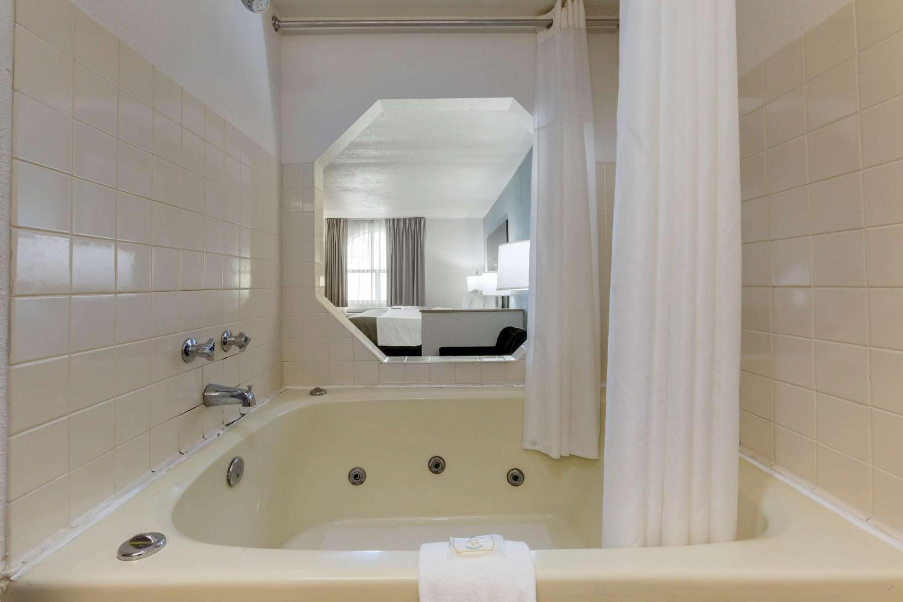 Quality Inn Alexis Rd, 사진 33
