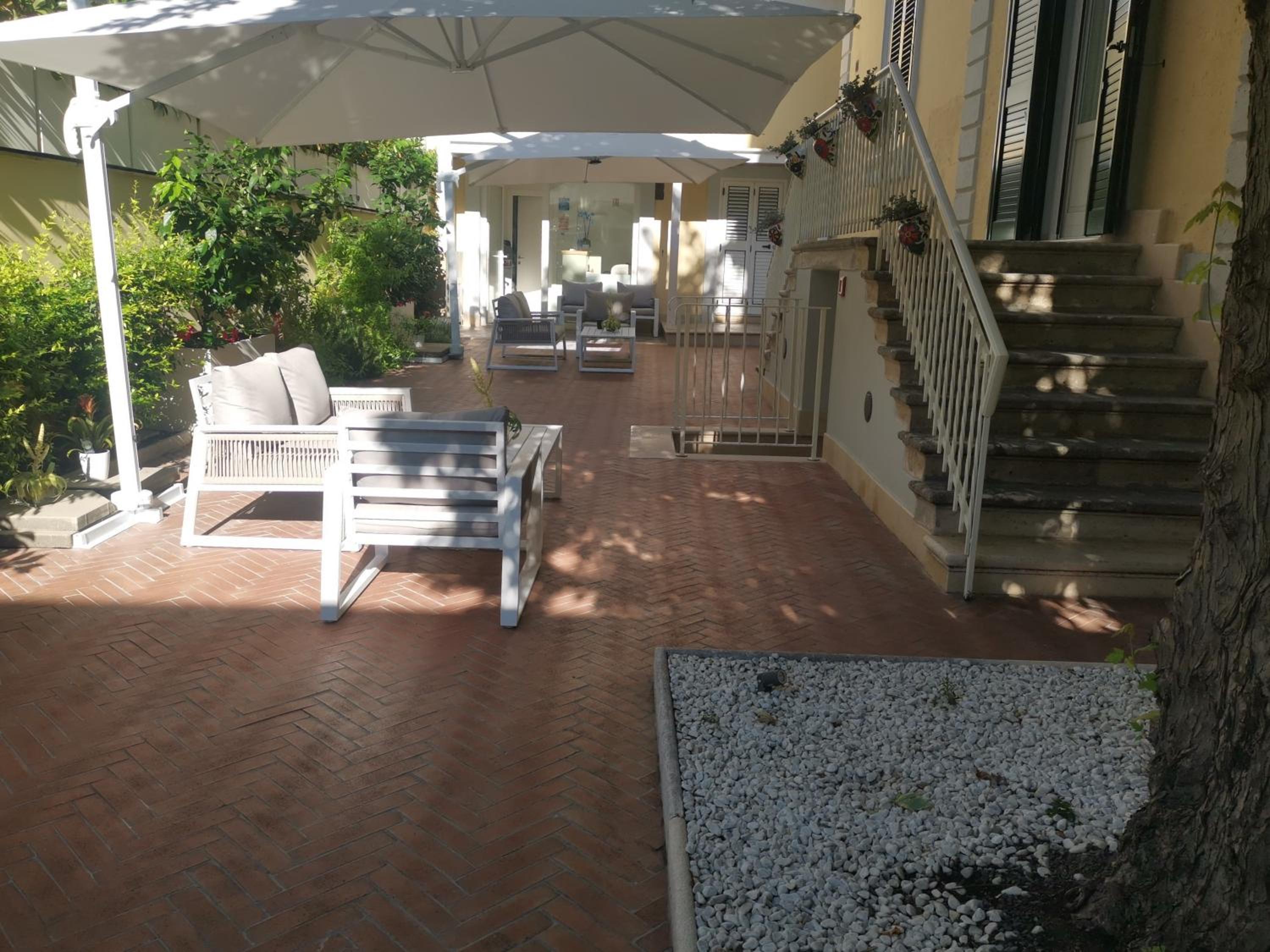 Euvodia Luxury Rooms view 3