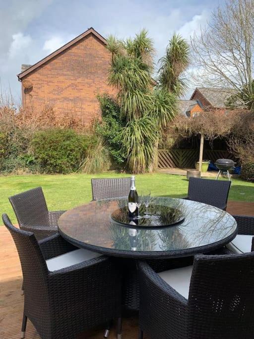 Spacious 2 BR home close to town & coast + parking view 3