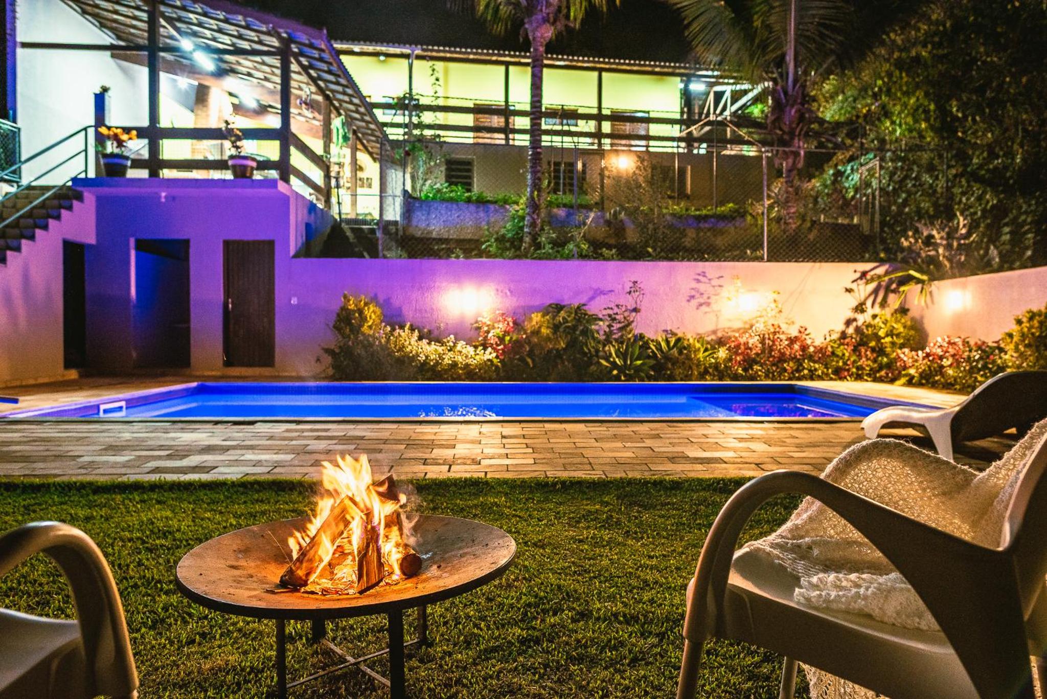 Refúgio e diversão para FAMÍLIAS a 60 min de SP - Piscina, Churrasqueira, wifi 300Mbps - PETFRIENDLY
