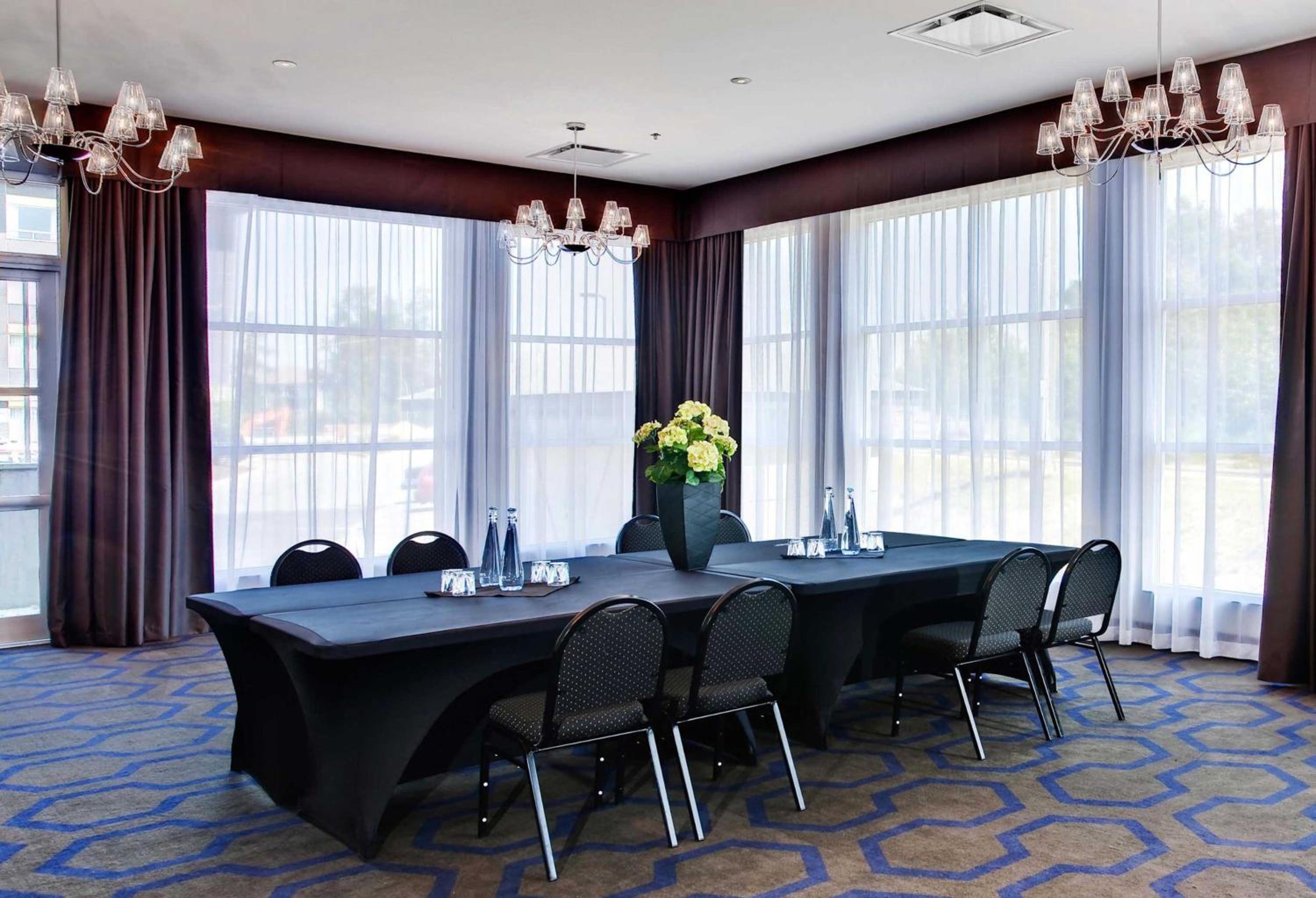 Langley Vacations - Sandman Signature Langley Hotel - Property Image 10