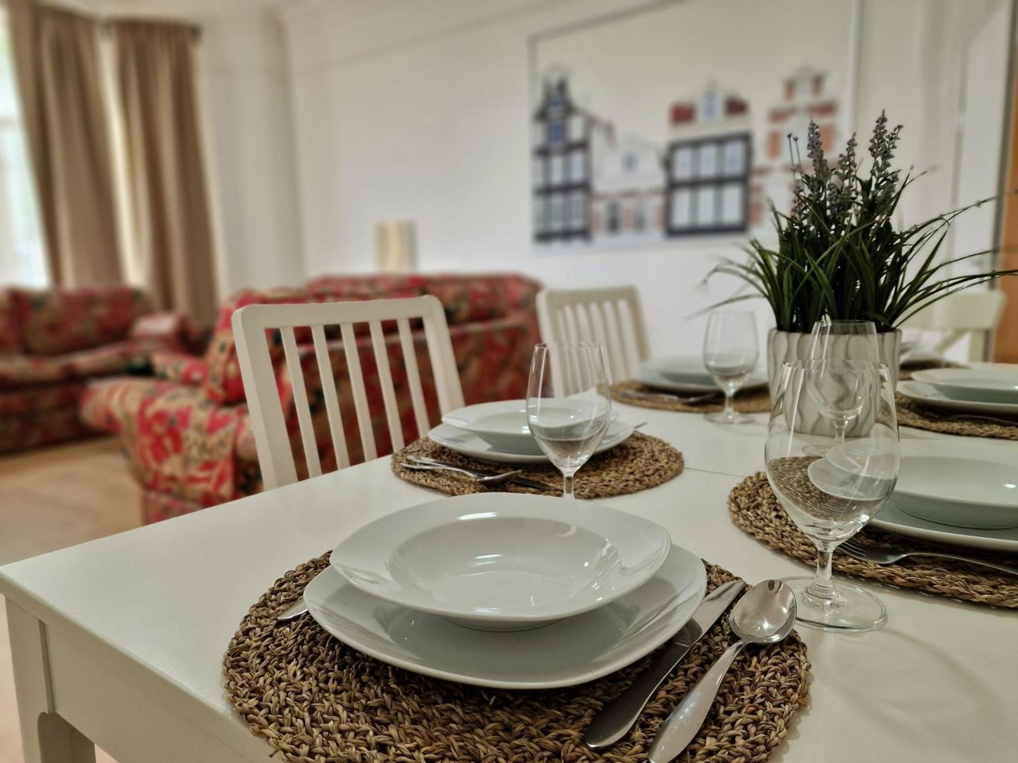Spacious 4 Bedrooms apartment for 10 near Marble Arch