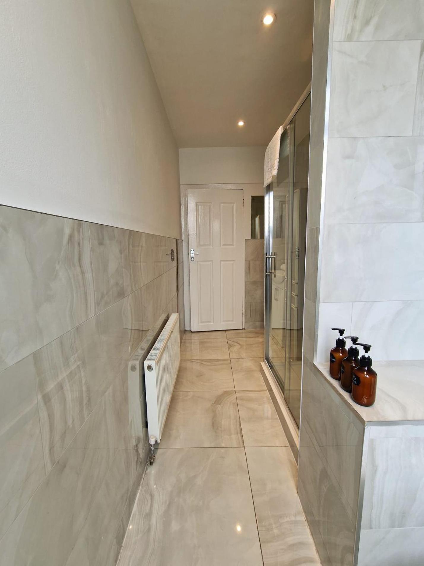 Spacious 4 Bedrooms apartment for 10 near Marble Arch