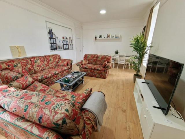Spacious 4 Bedrooms apartment for 10 near Marble Arch