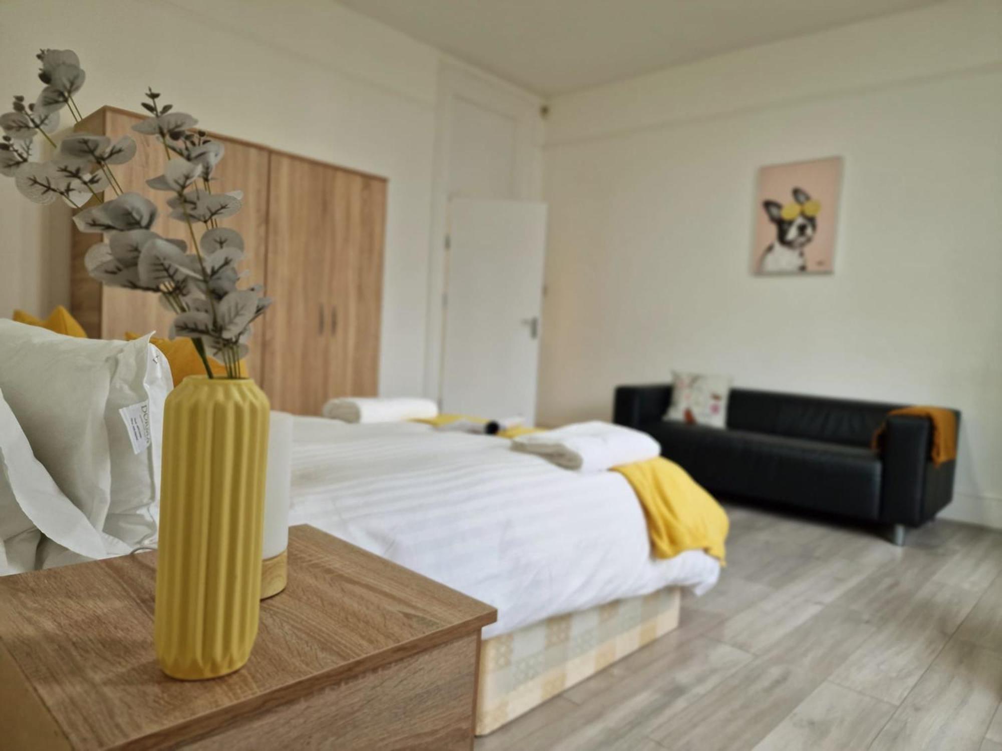 Spacious 4 Bedrooms apartment for 10 near Marble Arch