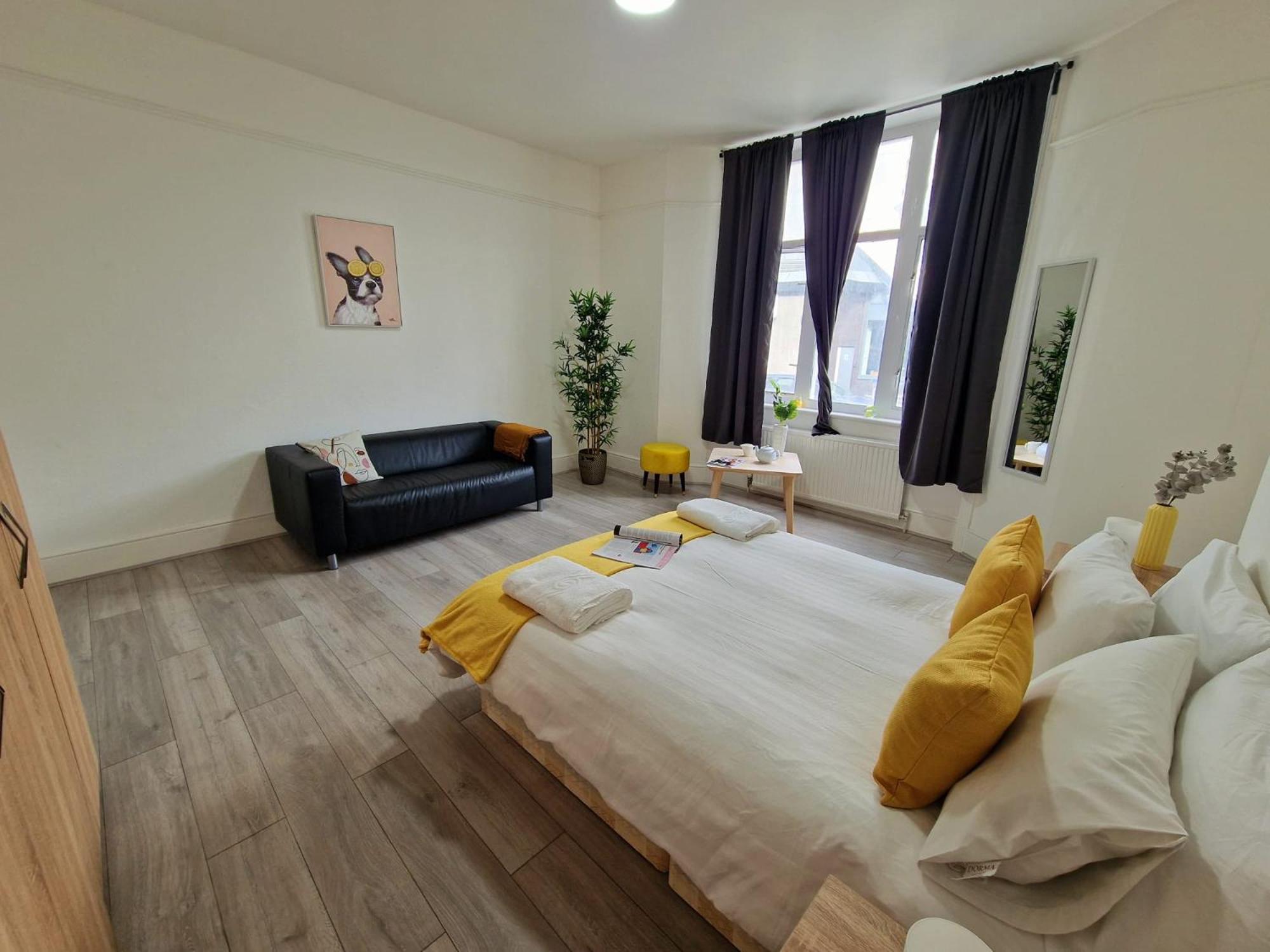 Spacious 4 Bedrooms apartment for 10 near Marble Arch