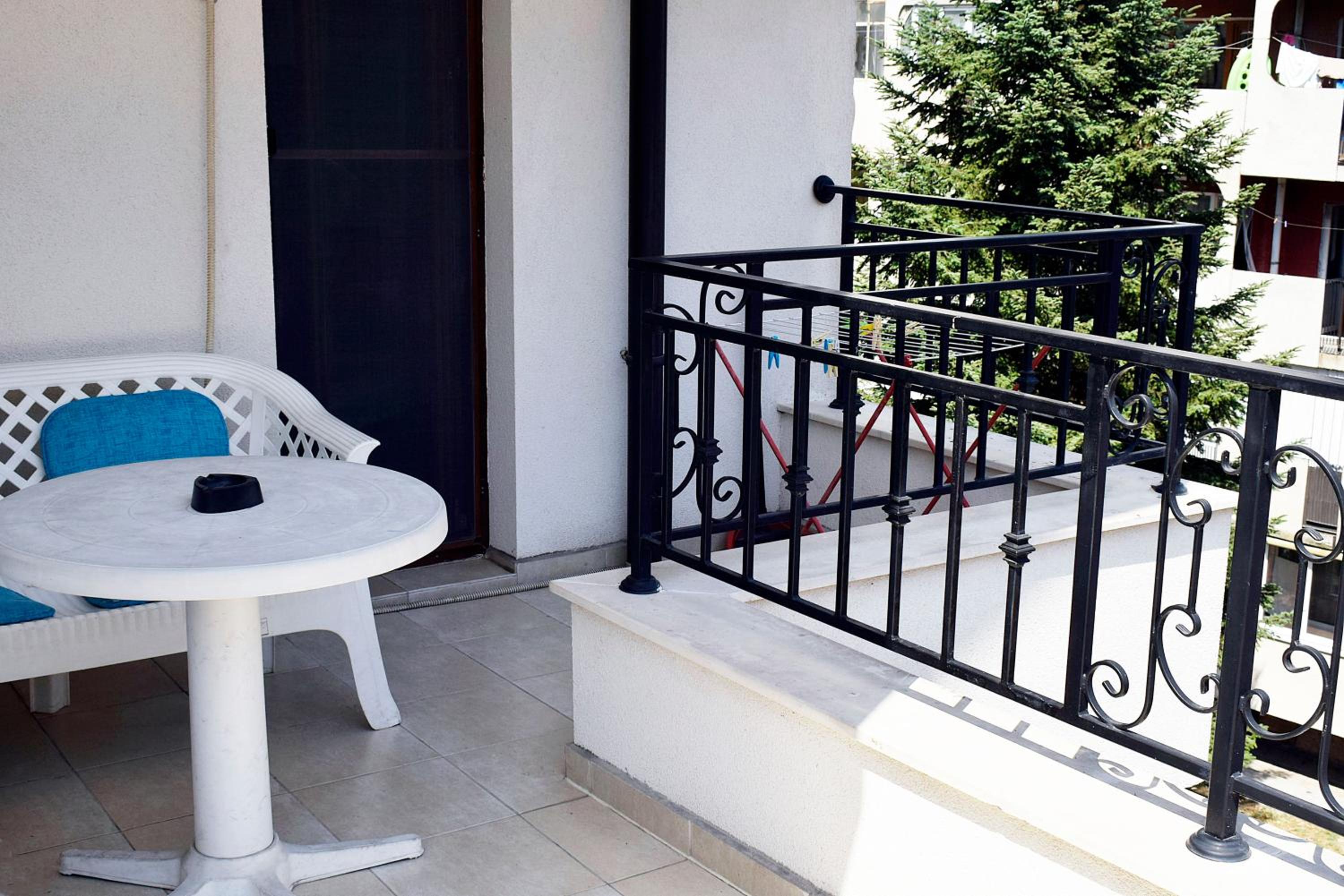Flora Beach Apartaments