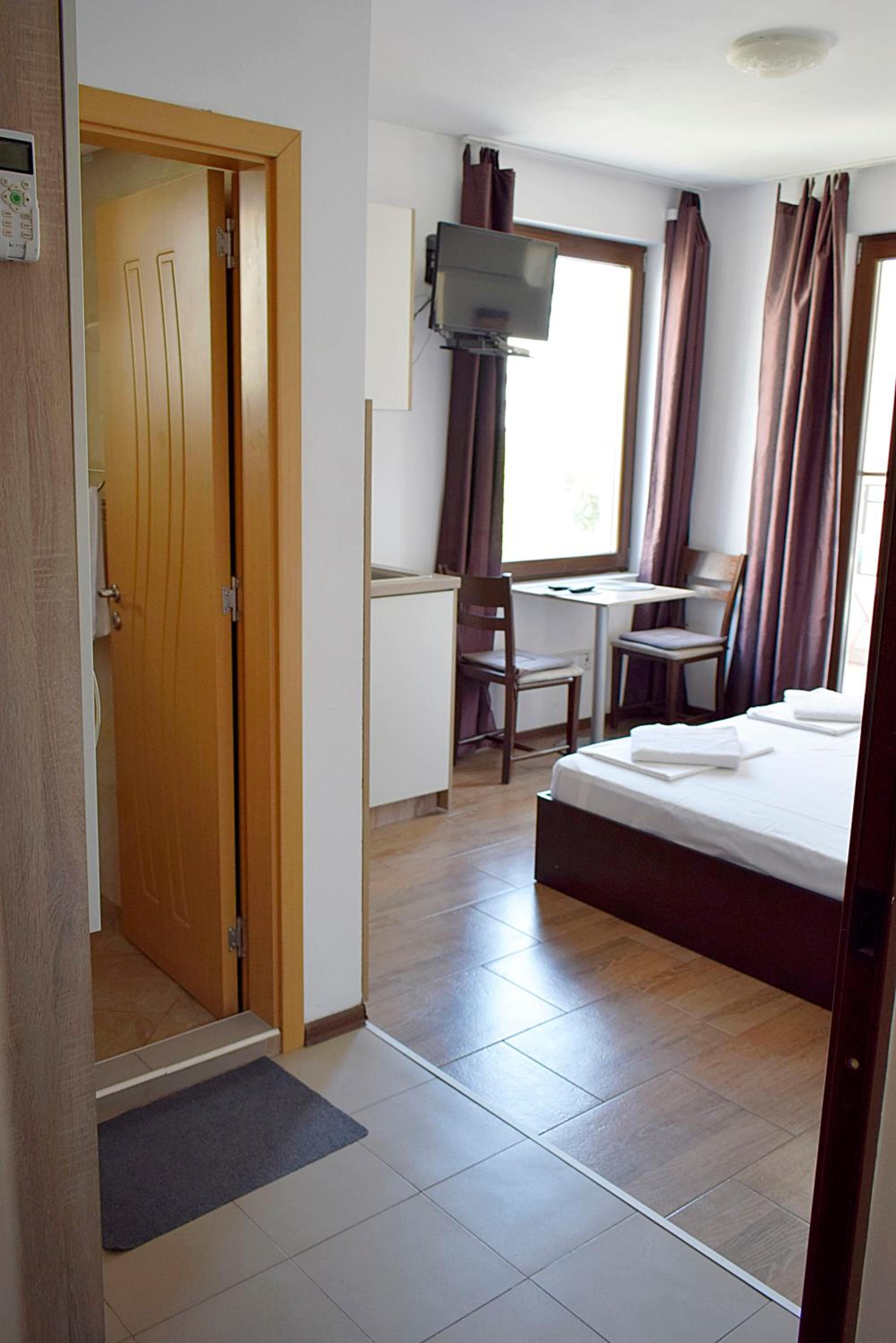 Flora Beach Apartaments
