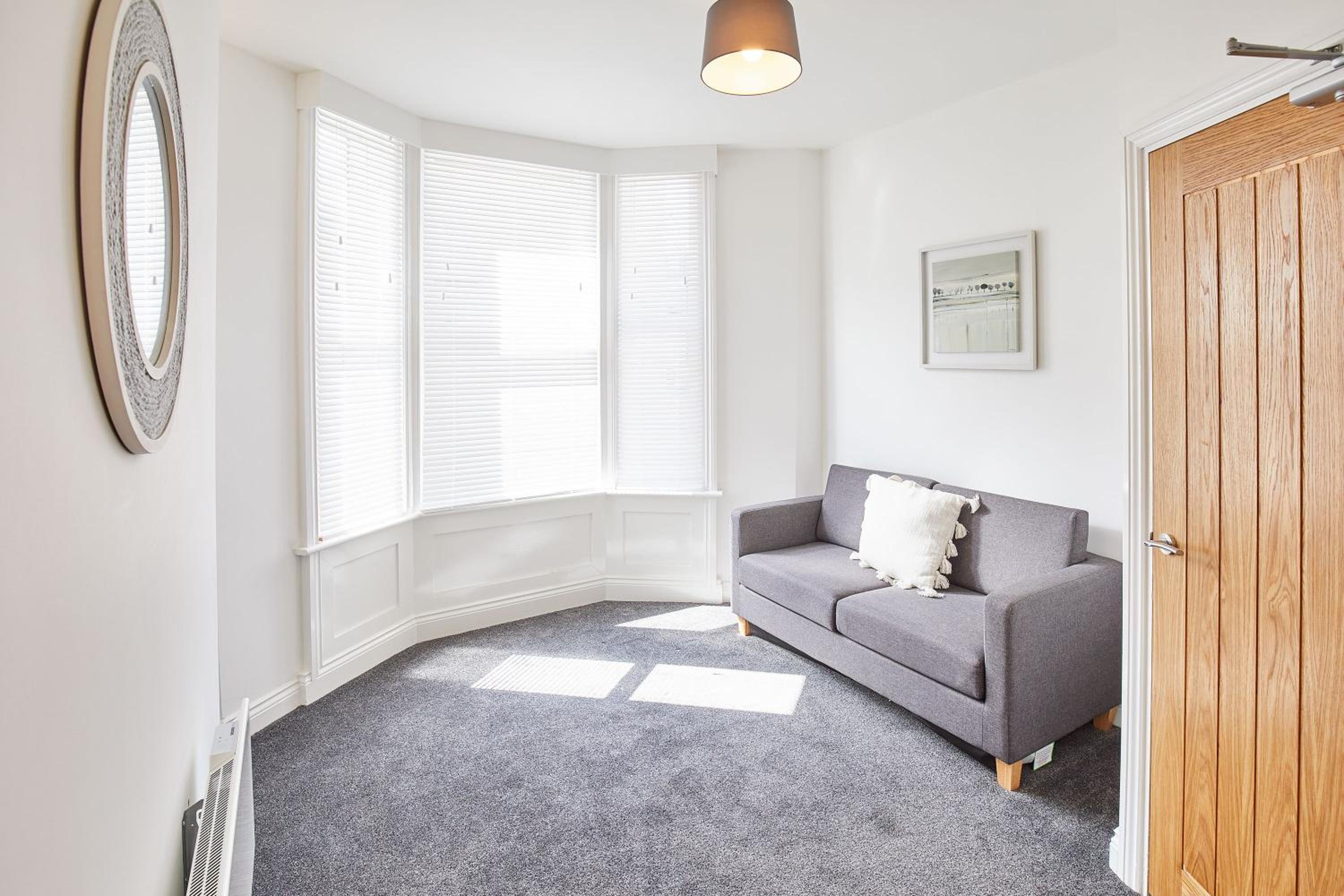 Host & Stay - Queens Court view 4