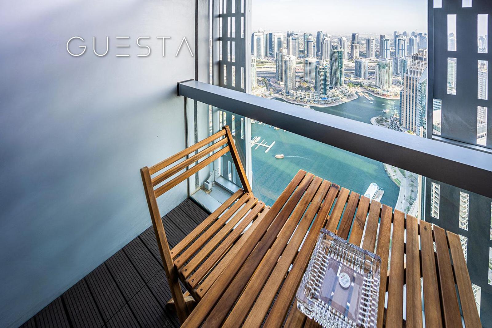 Cayan Tower, Dubai Marina