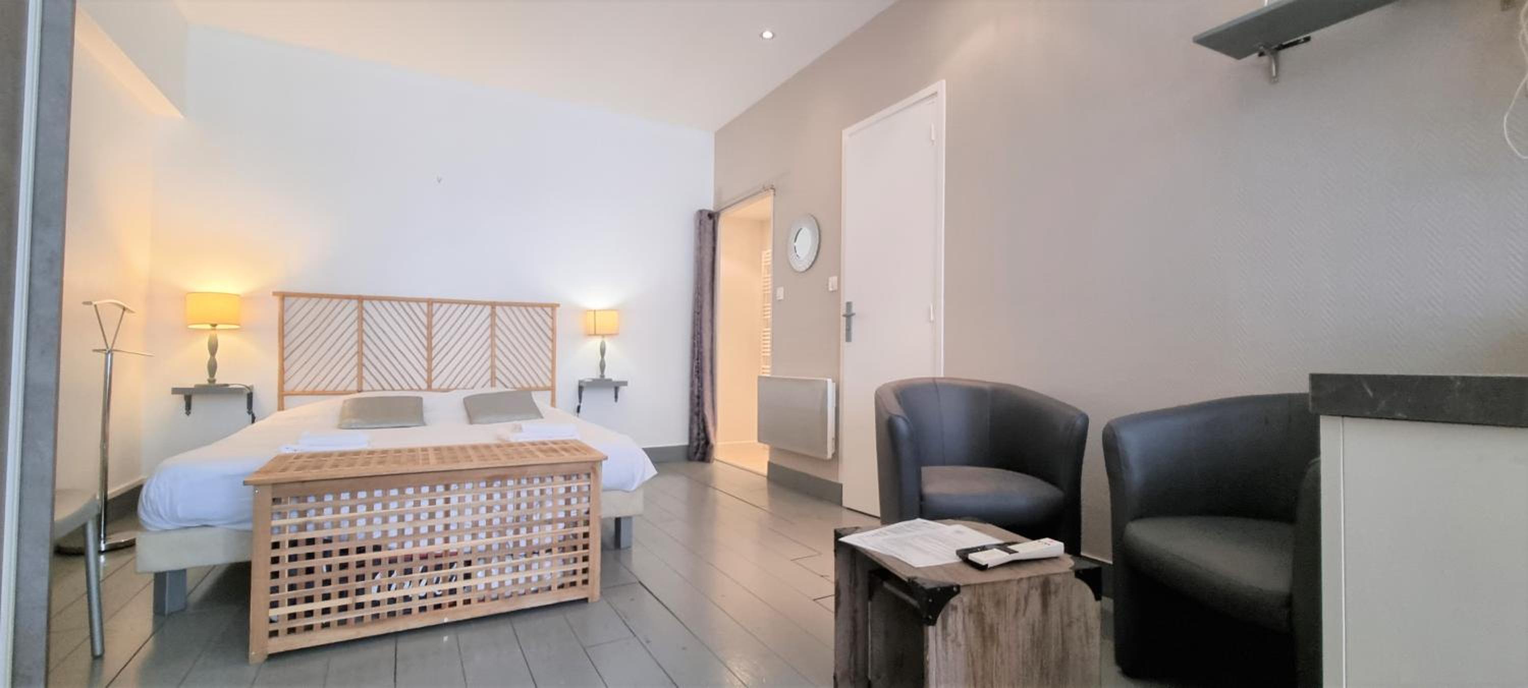 Little Suite - Suzanne