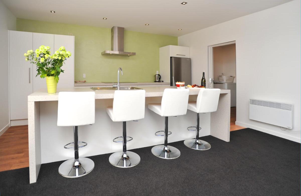 Holiday home Queen Charlotte view 4