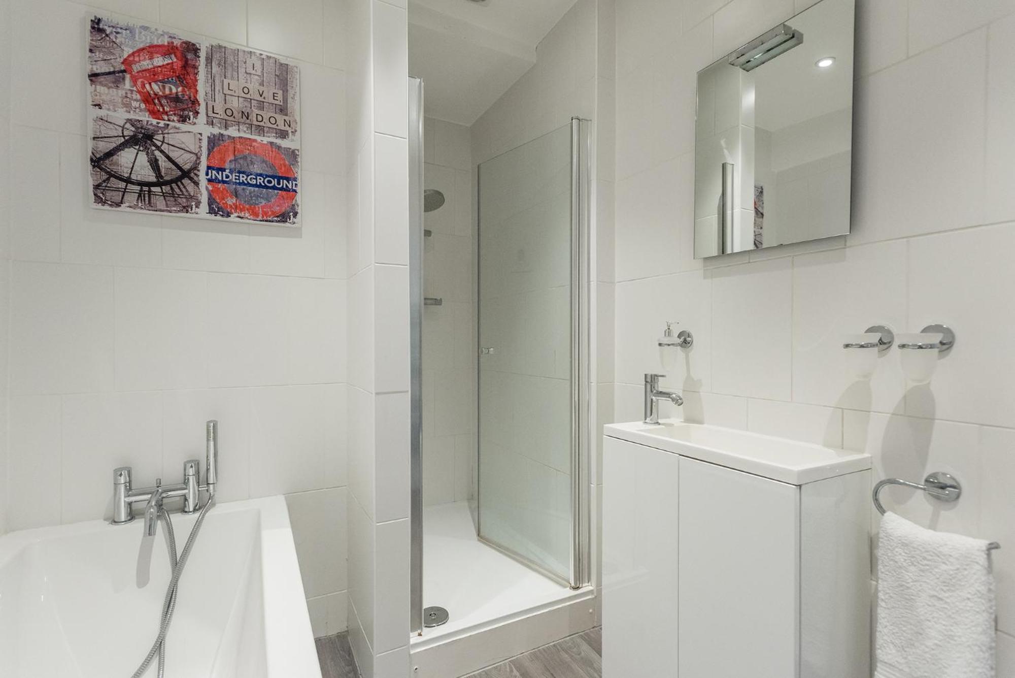 Paddington/Lancaster Gate Luxury Apartment by Hyde Park