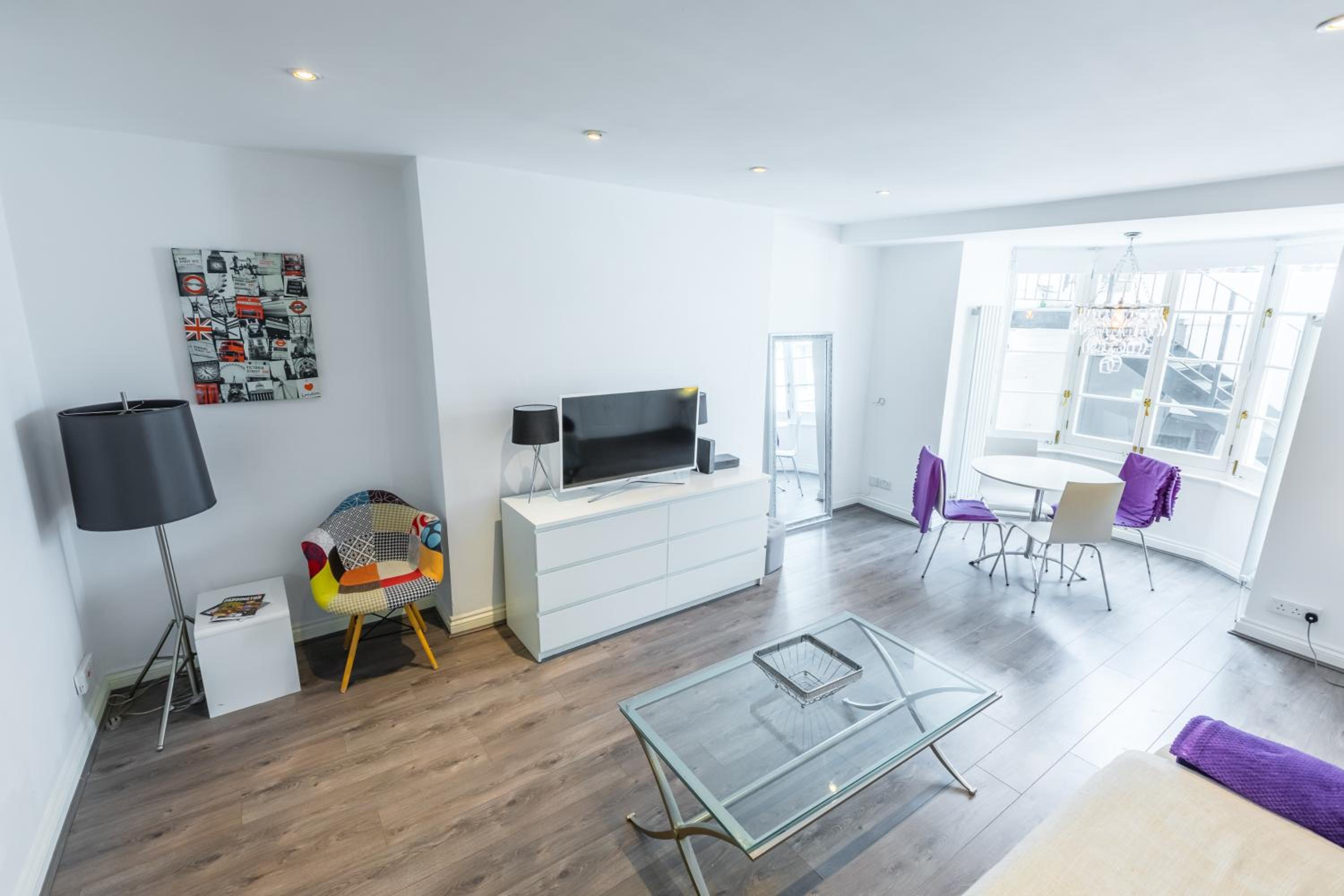 Paddington/Lancaster Gate Luxury Apartment by Hyde Park