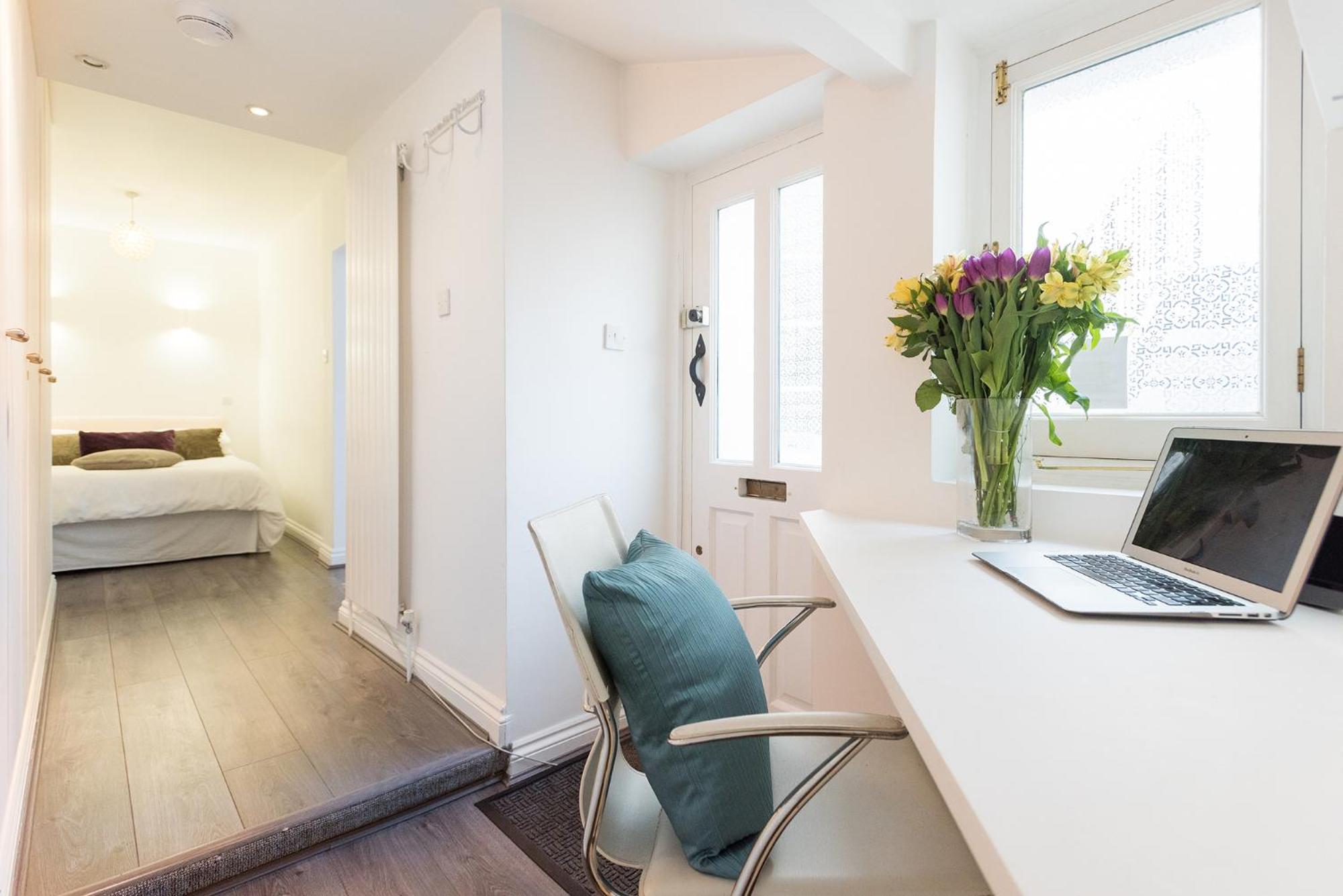 Paddington/Lancaster Gate Luxury Apartment by Hyde Park