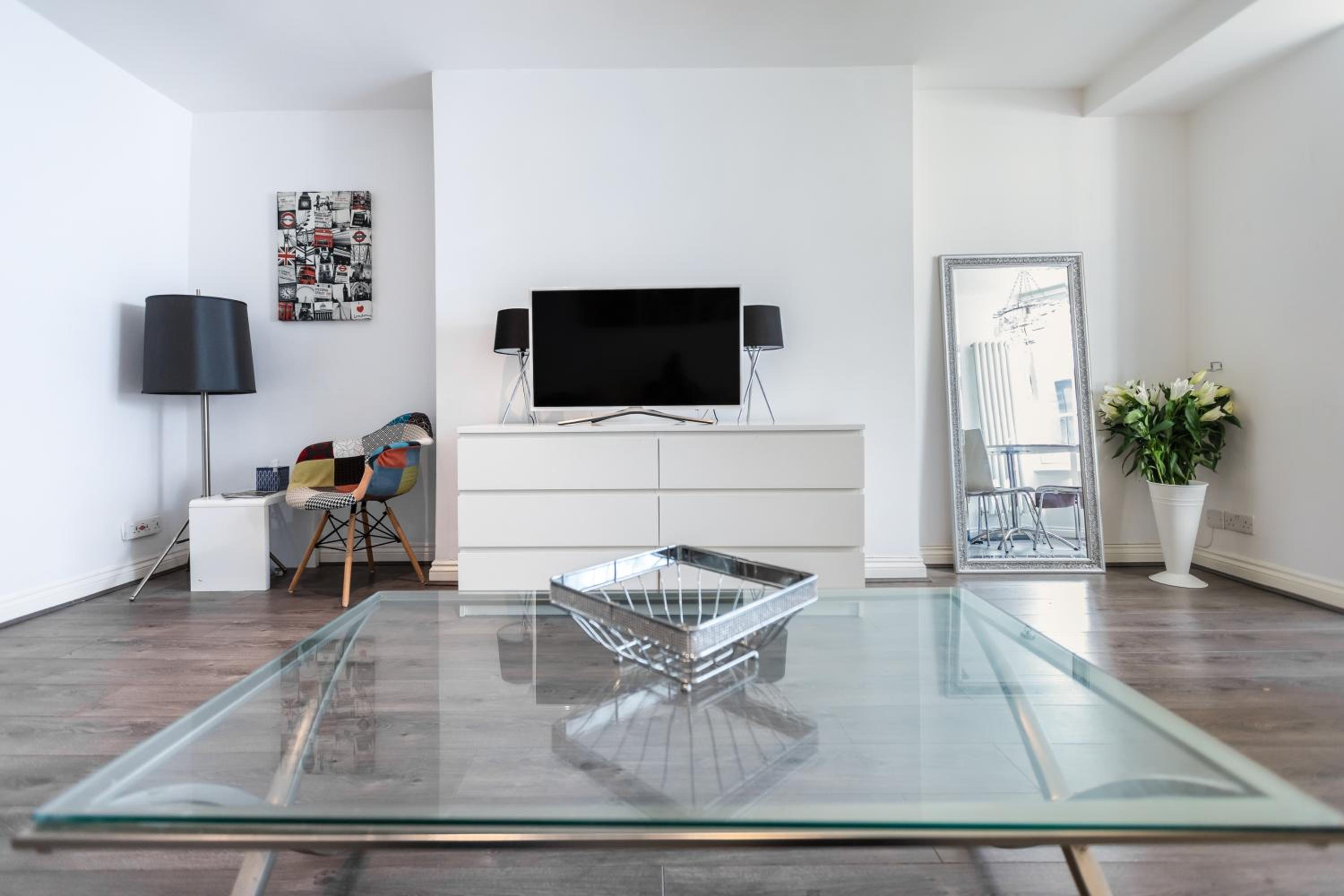 Paddington/Lancaster Gate Luxury Apartment by Hyde Park