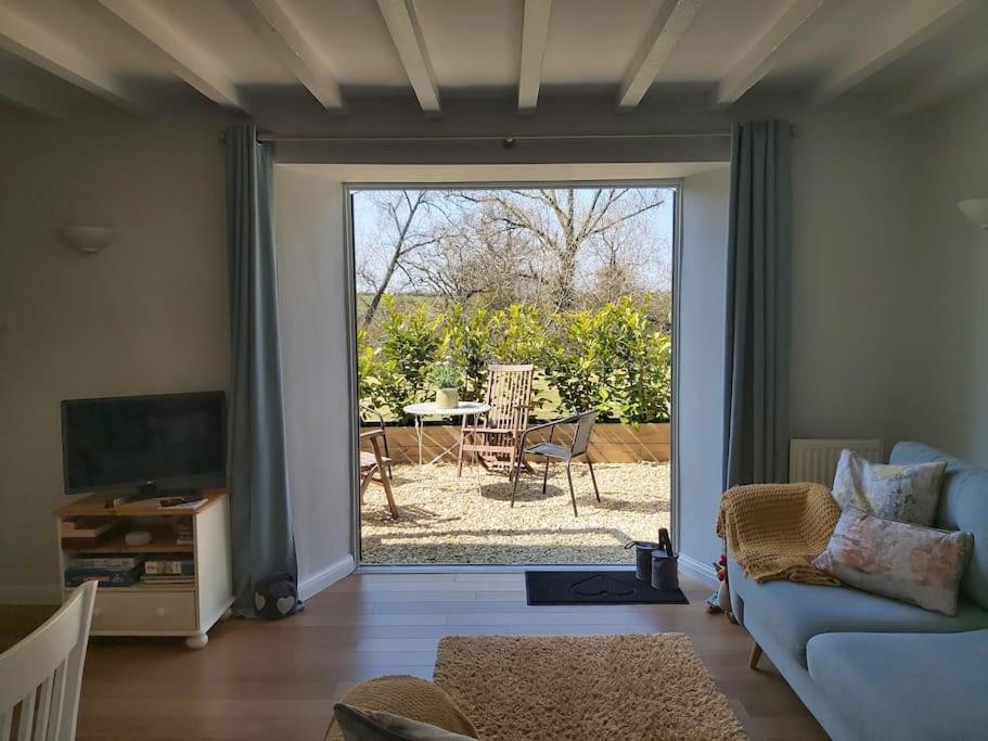 Hidden gem on the edge of the Cotswolds view 5
