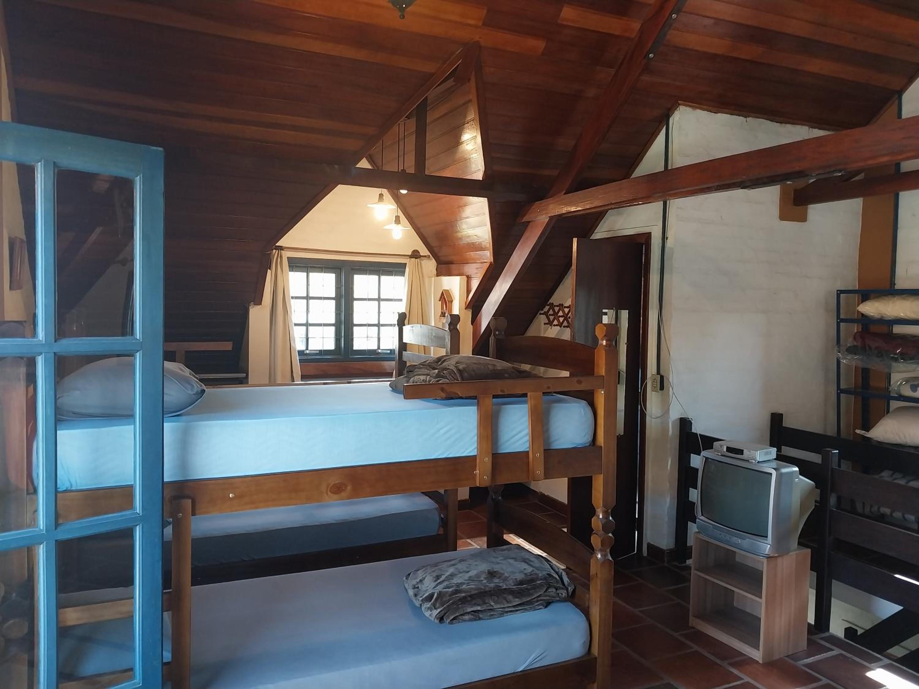 Passa Quatro- CASA INTEIRA RUSTICA para até 9 pessoas