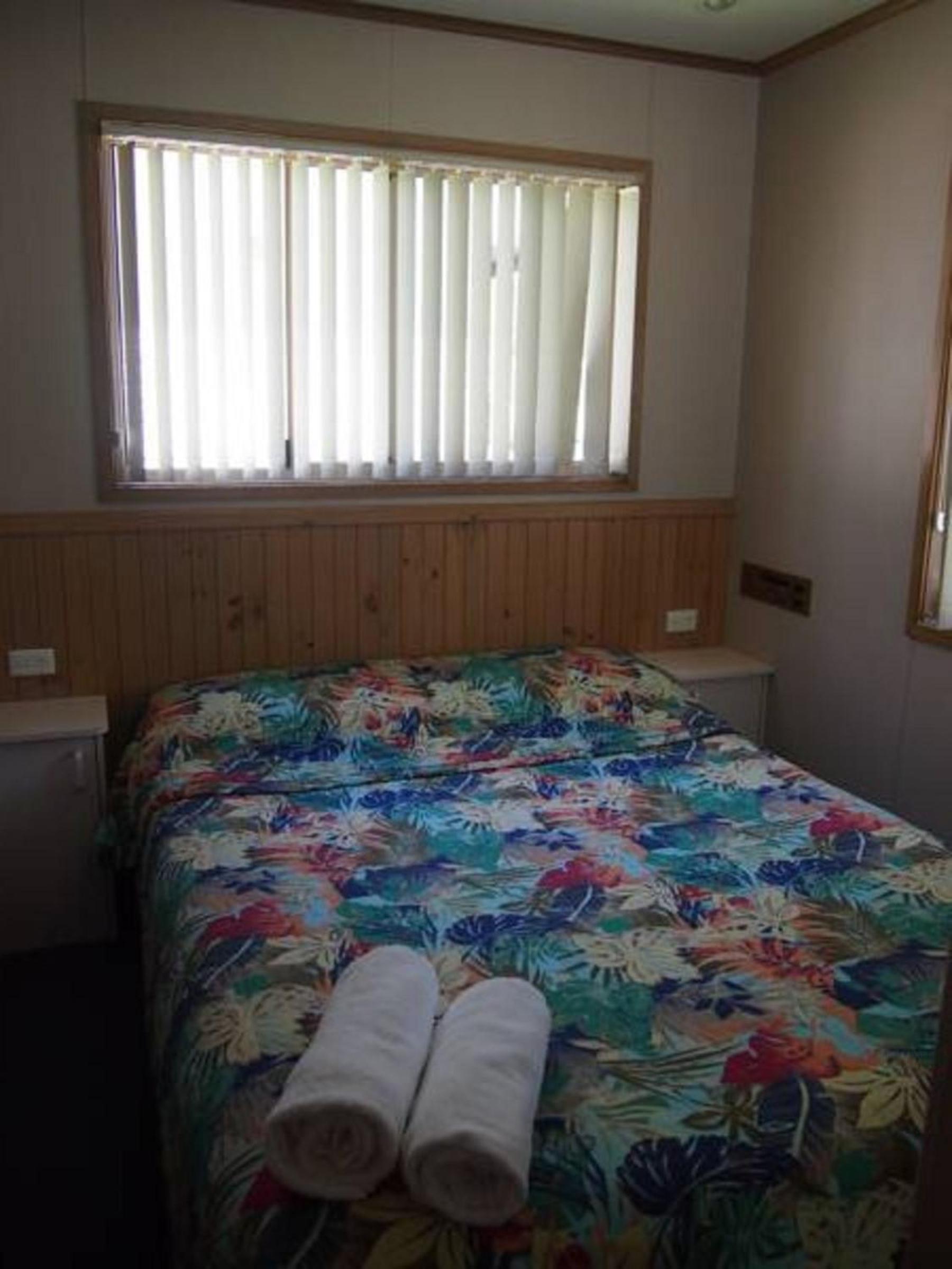 Pleasurelea Tourist Resort & Caravan Park