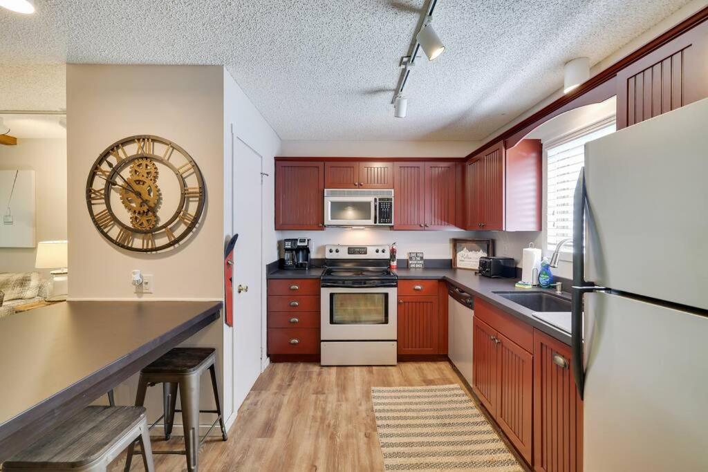 Garrett's Camelback House view 3