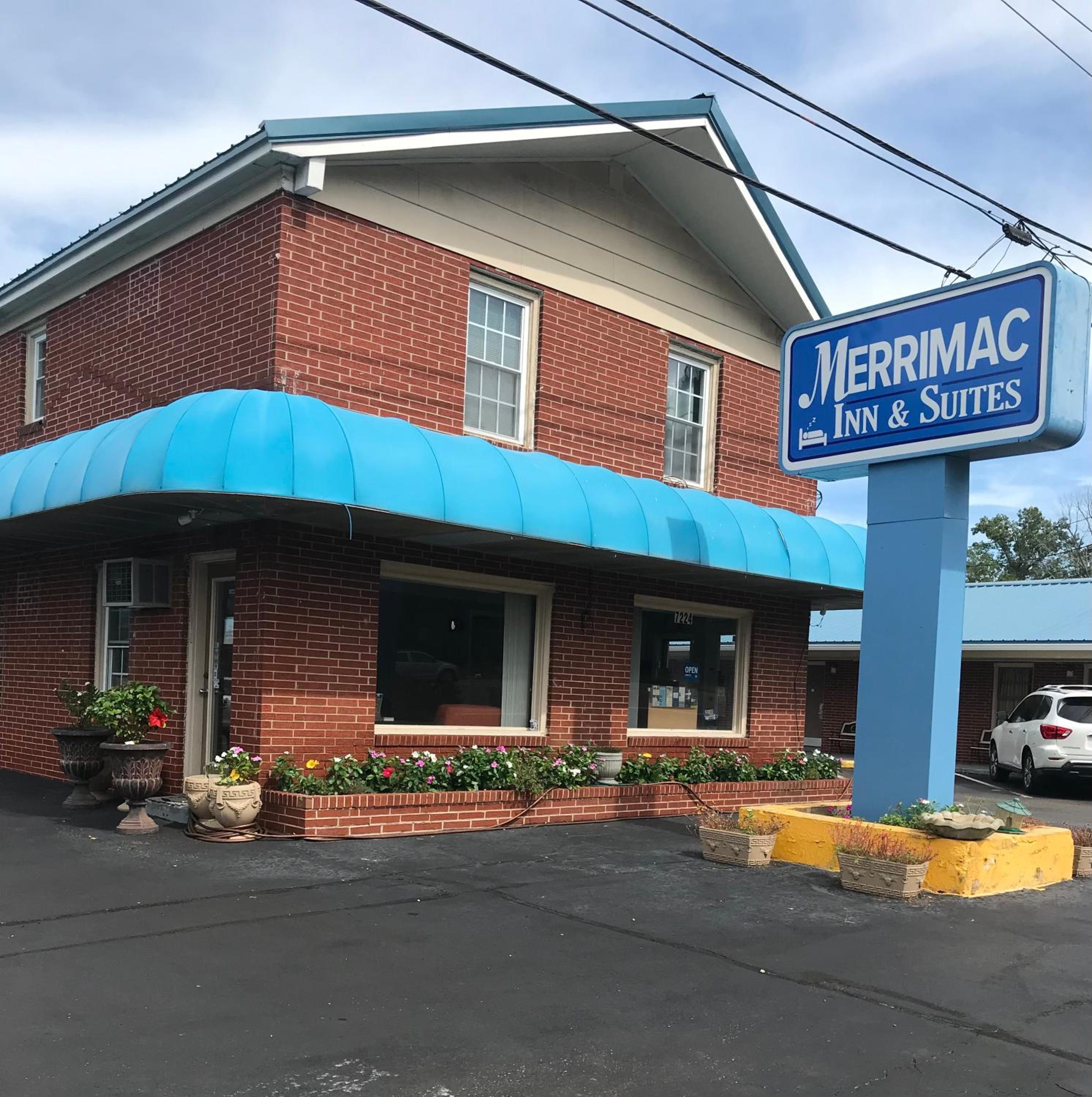 Hotel MERRIMAC INN & SUITES - Image 1