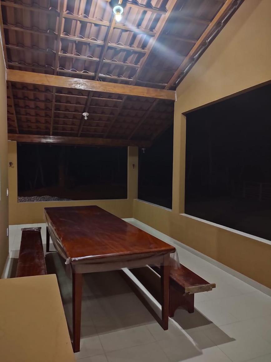 CASA DE CAMPO Banheira, Lareira e Cachoeira