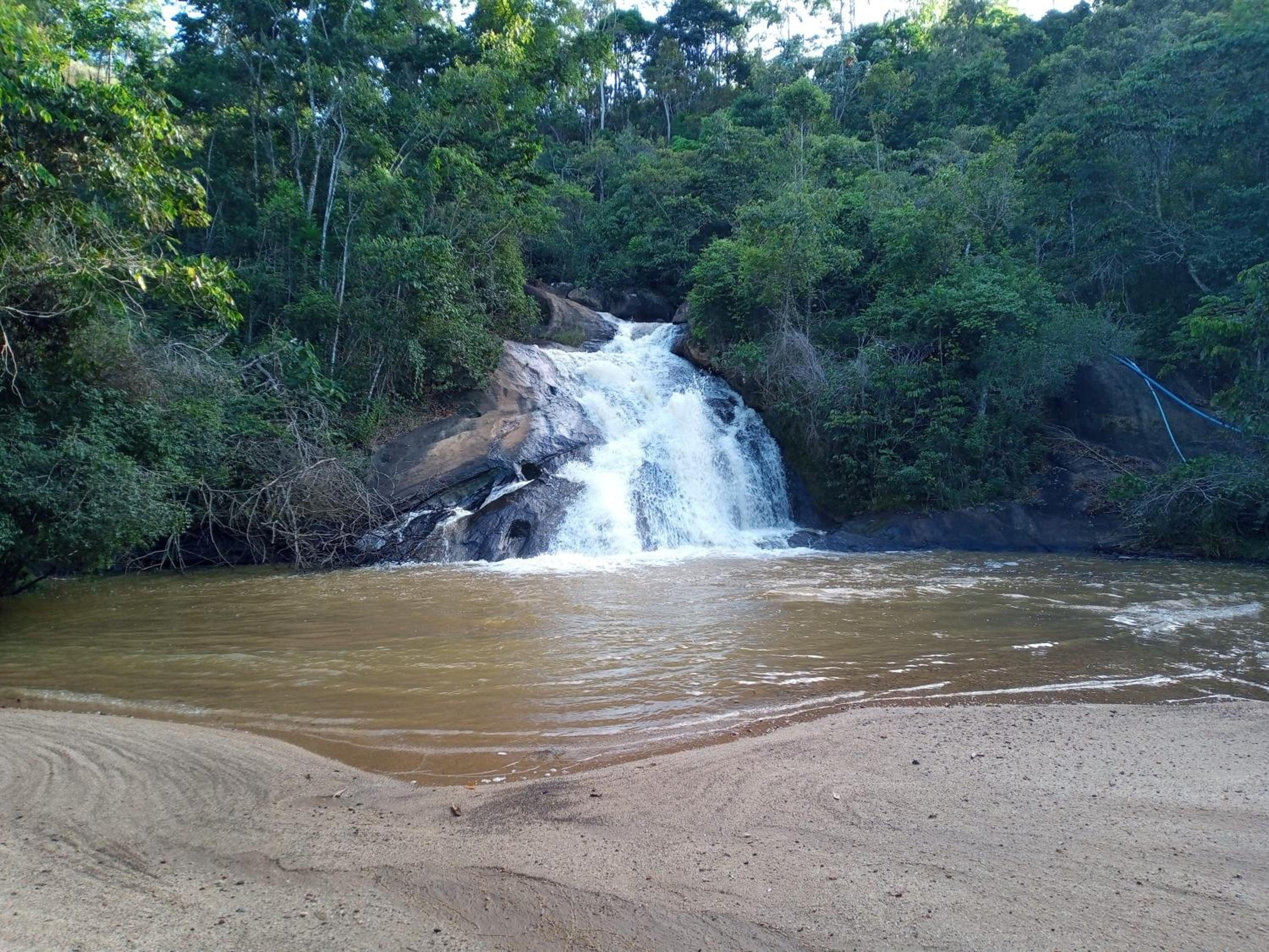 CASA DE CAMPO Banheira, Lareira e Cachoeira