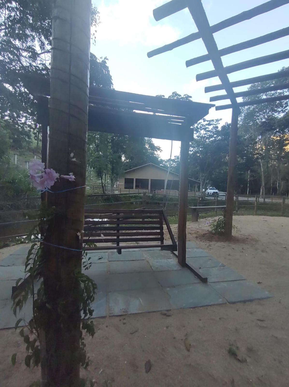 CASA DE CAMPO Banheira, Lareira e Cachoeira
