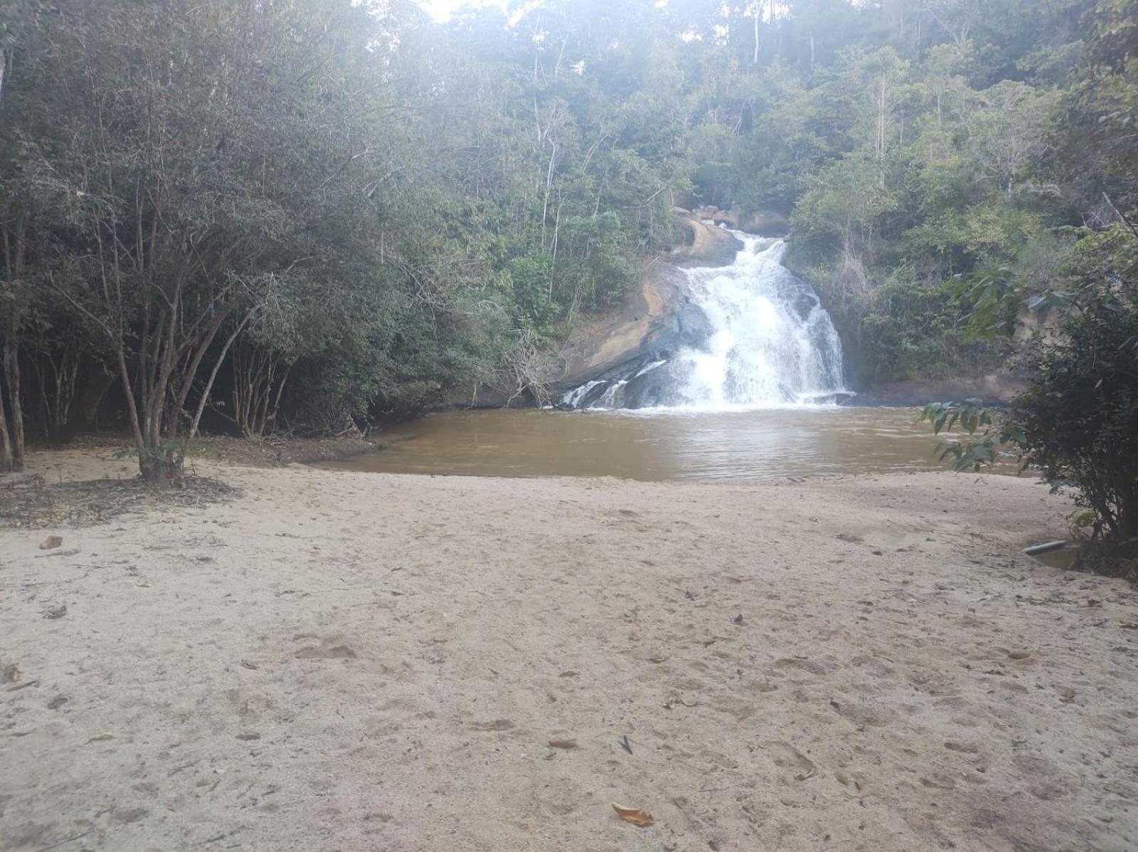 CASA DE CAMPO Banheira, Lareira e Cachoeira