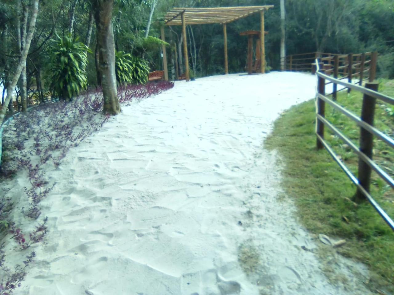 CASA DE CAMPO Banheira, Lareira e Cachoeira