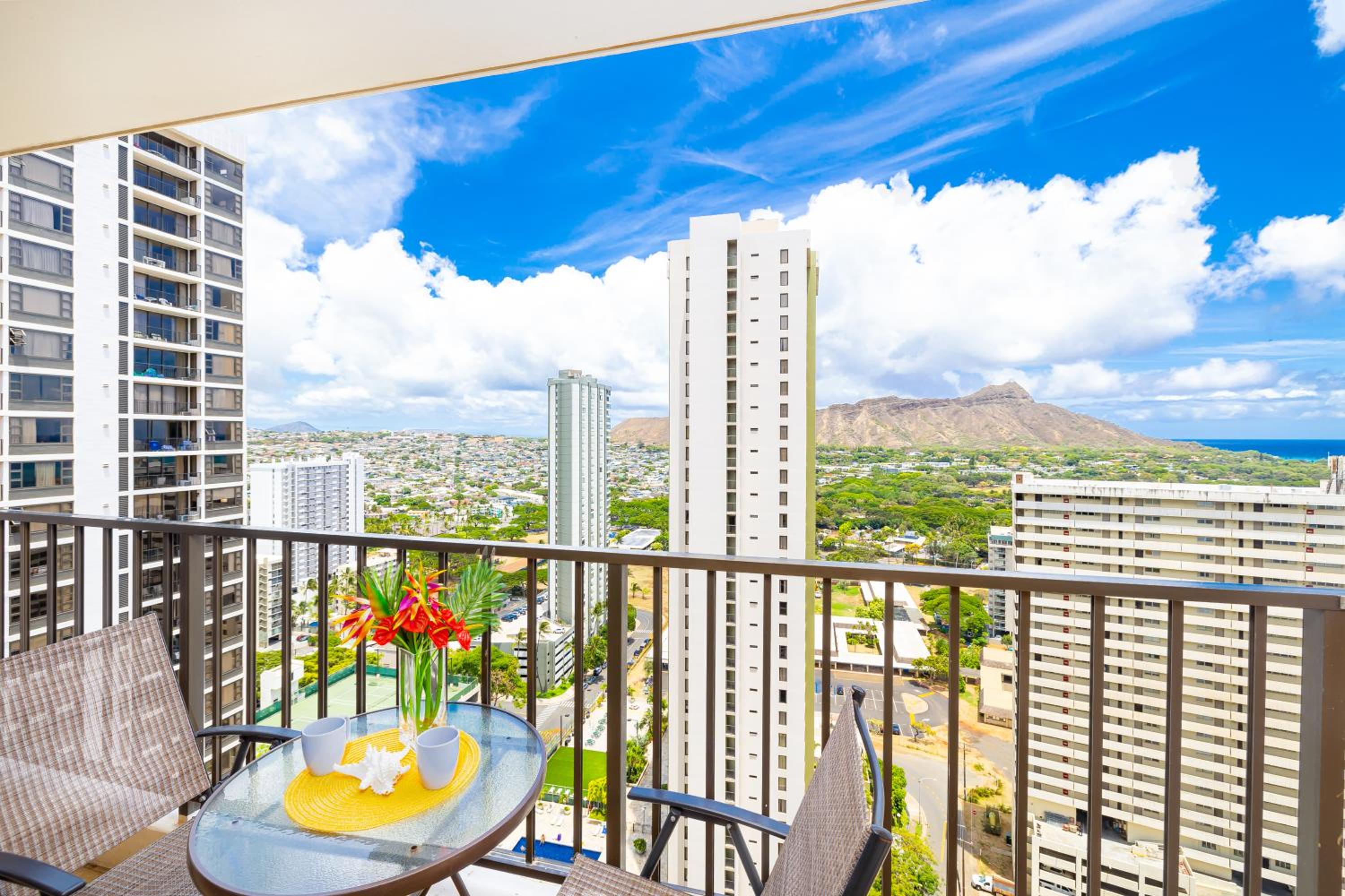 Beautiful Ocean and Diamond Head Views with Parking view 2