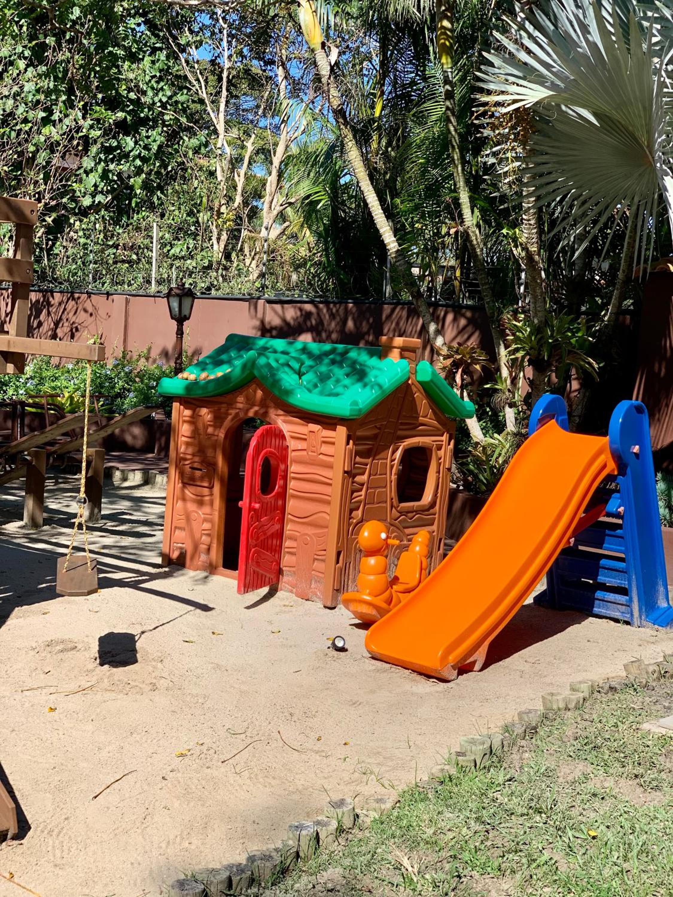 Casa 10 suítes, até 64 pessoas, Praia Ferradura