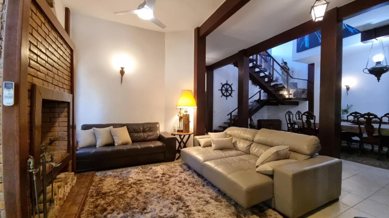 Casa 10 suítes, até 64 pessoas, Praia Ferradura
