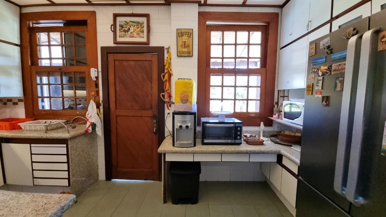 Casa 10 suítes, até 64 pessoas, Praia Ferradura