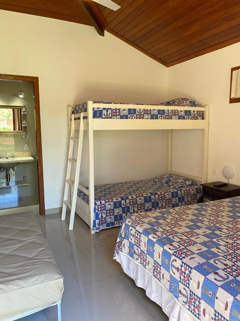 Casa 10 suítes, até 64 pessoas, Praia Ferradura