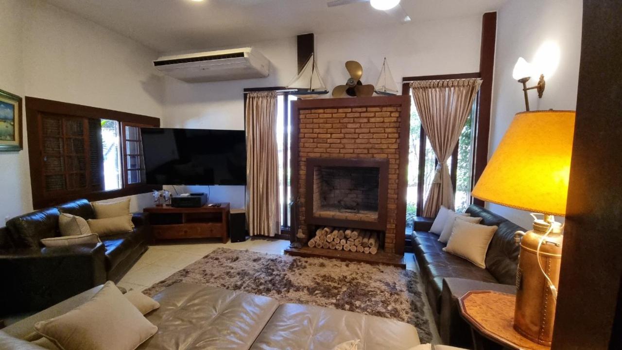 Casa 10 suítes, até 64 pessoas, Praia Ferradura