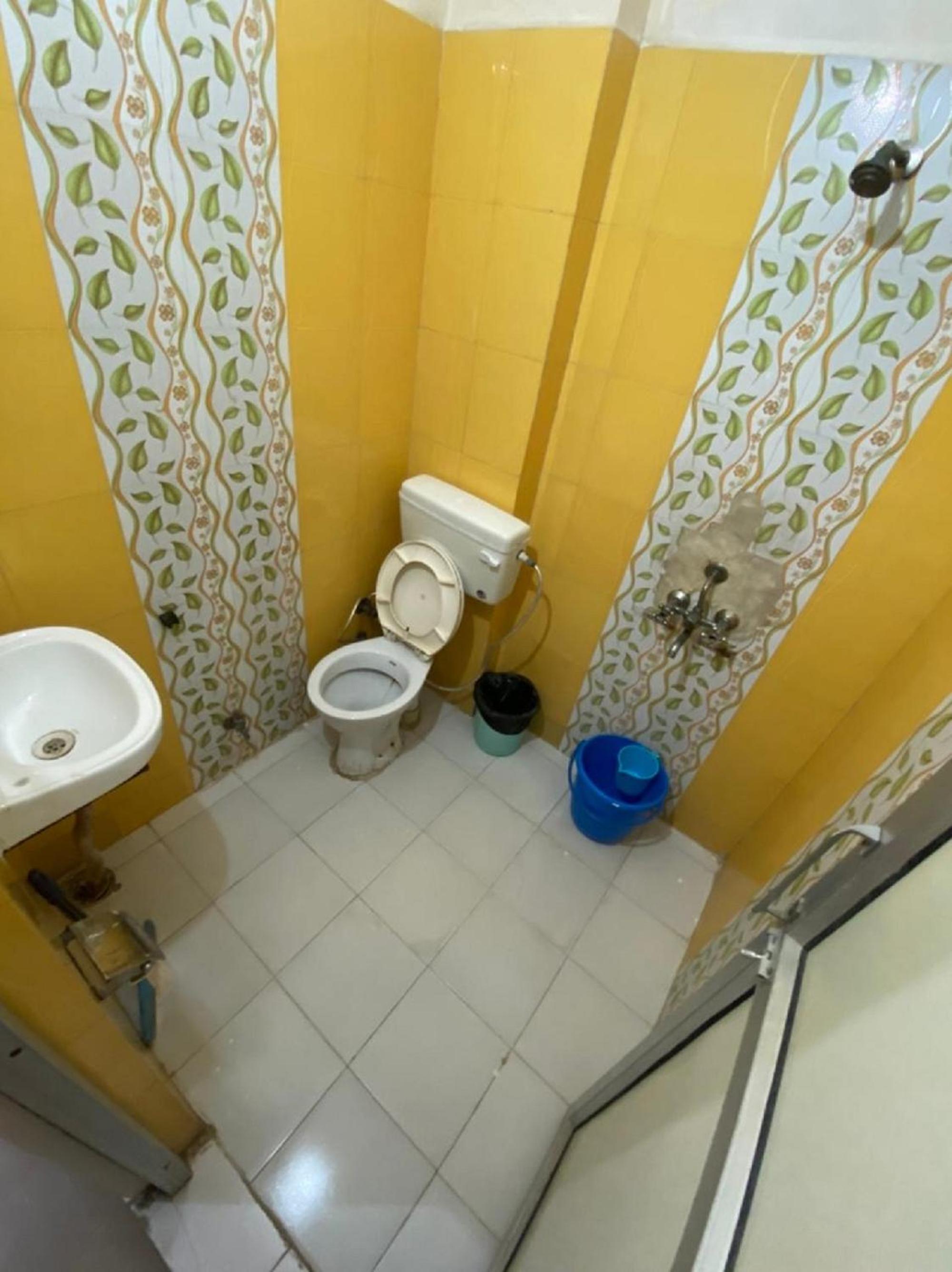 Friends Guest House & Hostel- near TAJ MAHAL