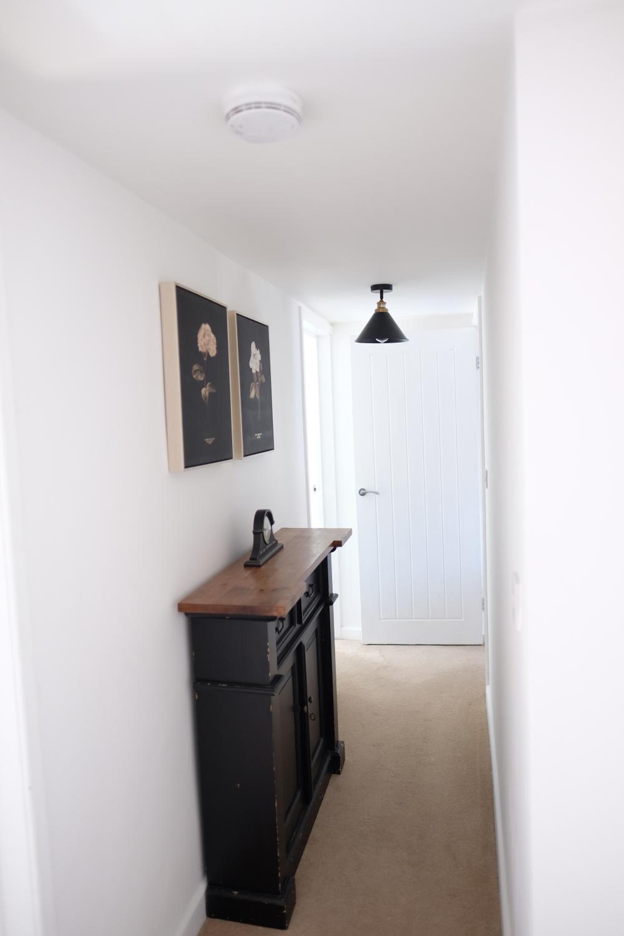 Cosy cottage 5 minutes walk to beach view 2