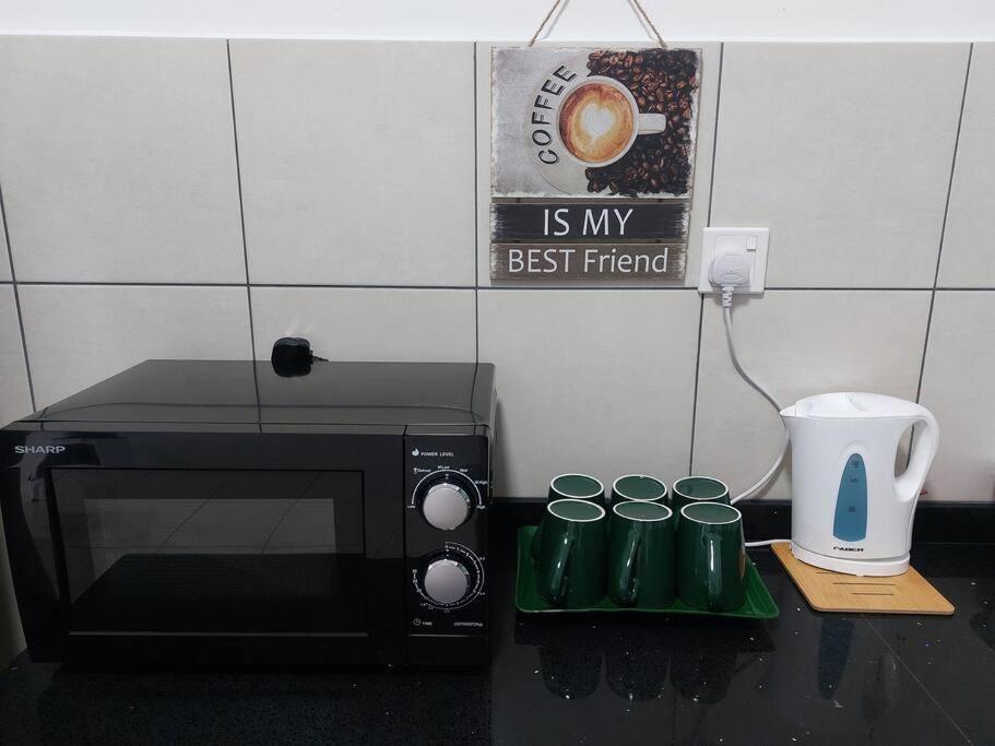 BOHEMIAN HOME 3 bedroom -10 mins to Mid Valley