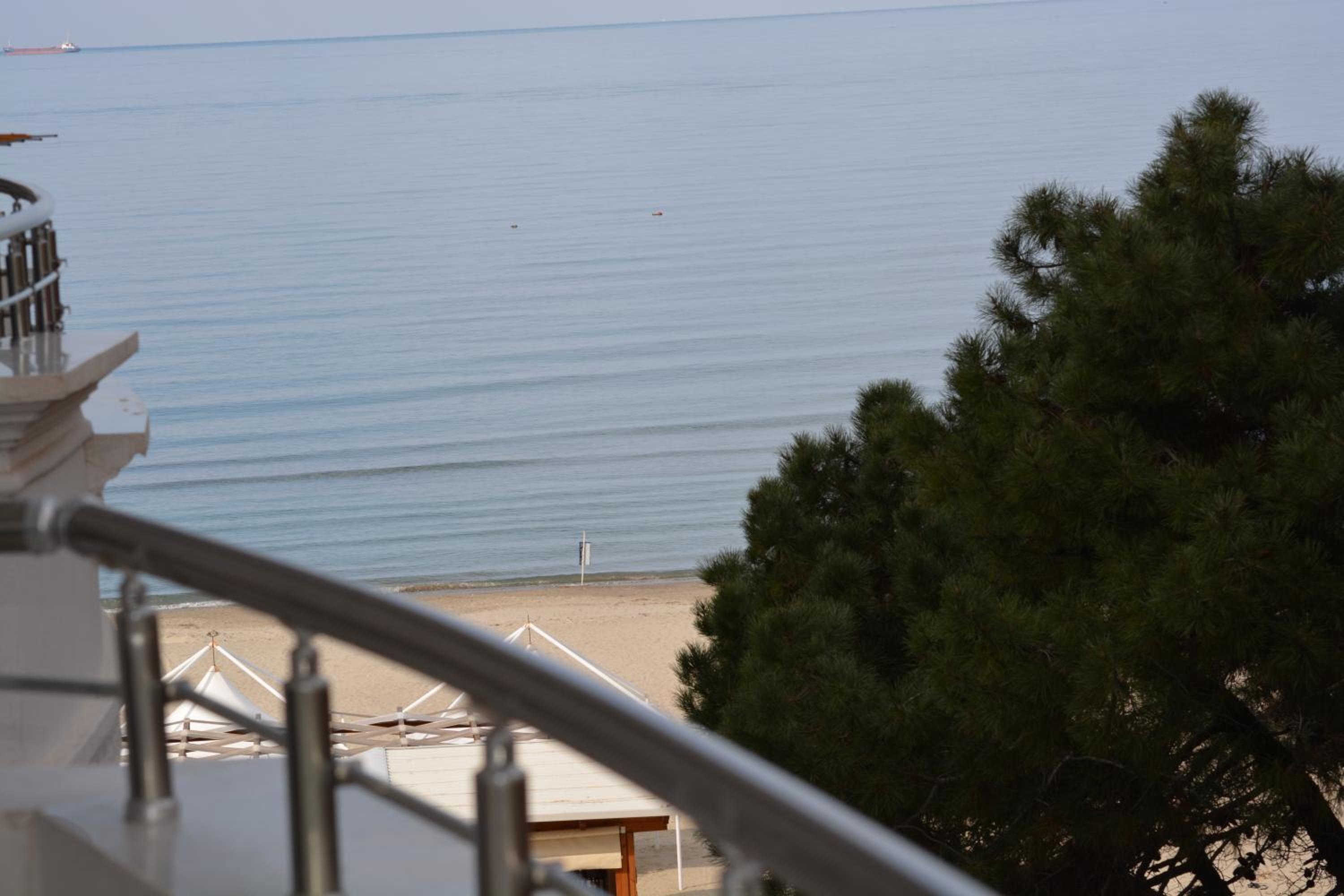 Alb's Apartment 2