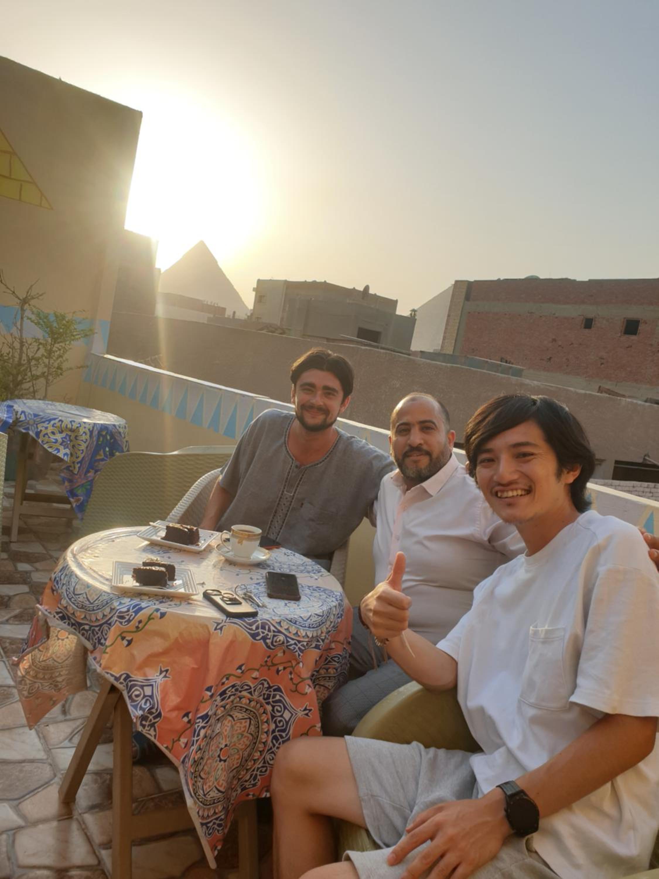2 Jana Pyramids view inn