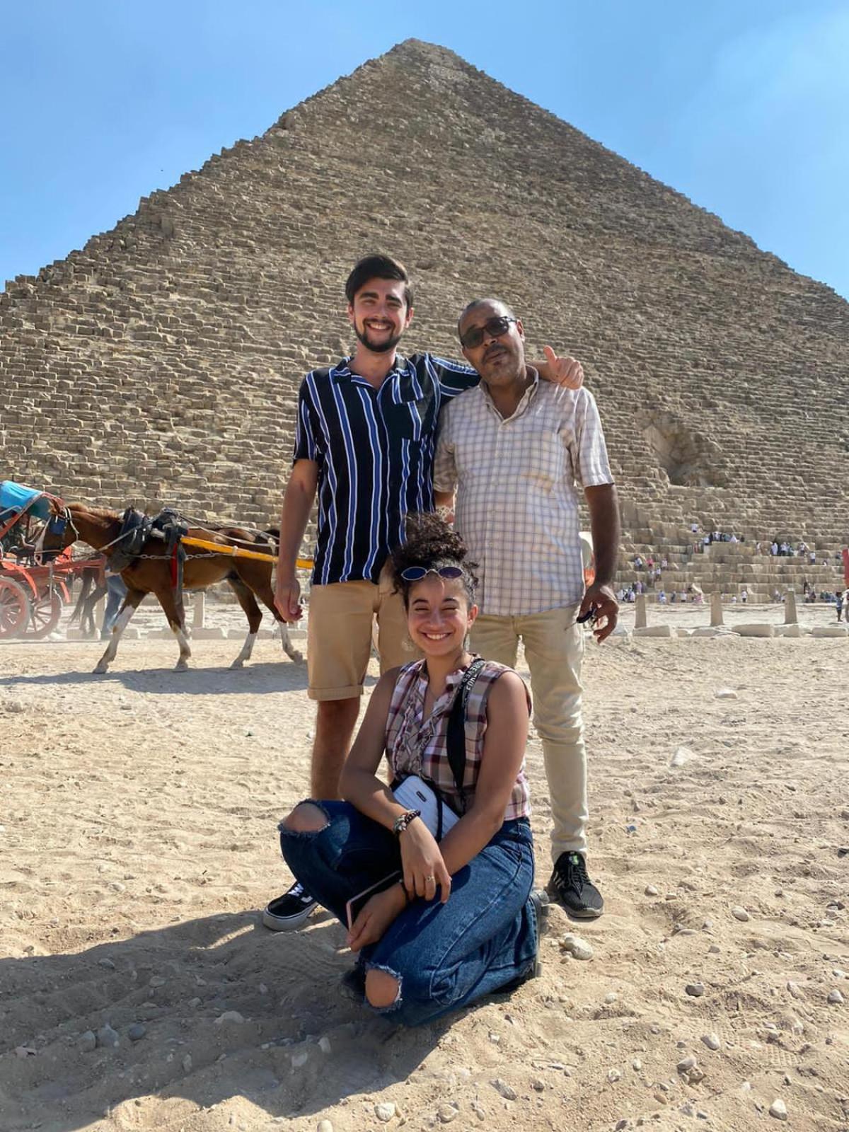 2 Jana Pyramids view inn
