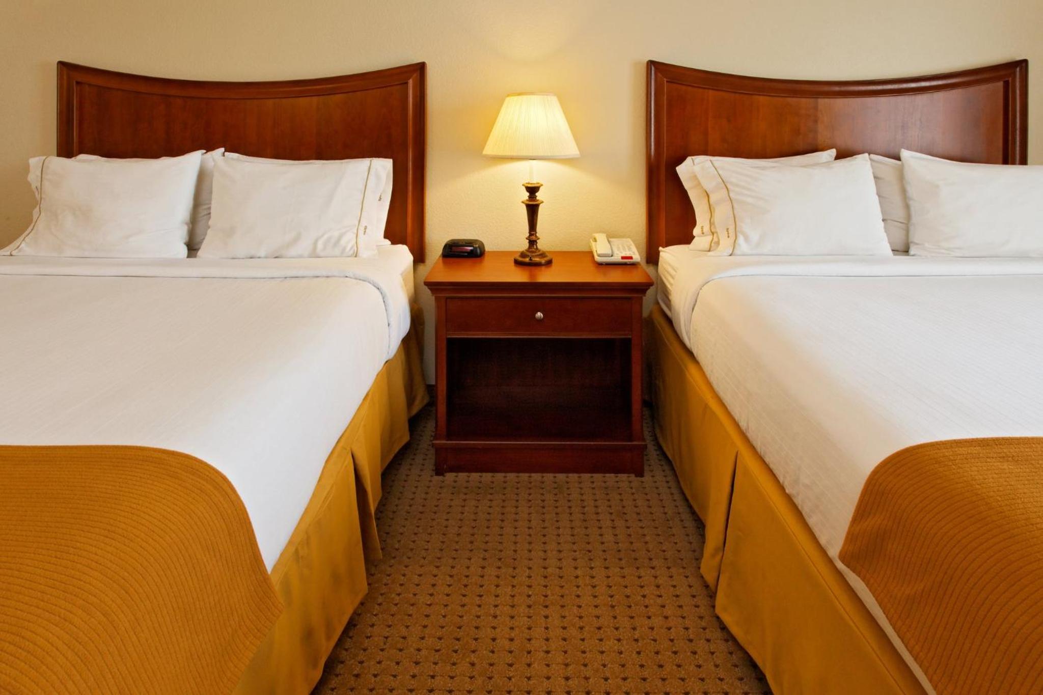 Mansfield Vacations - Holiday Inn Express Hotel  Suites Mansfield, an IHG Hotel - Property Image 7