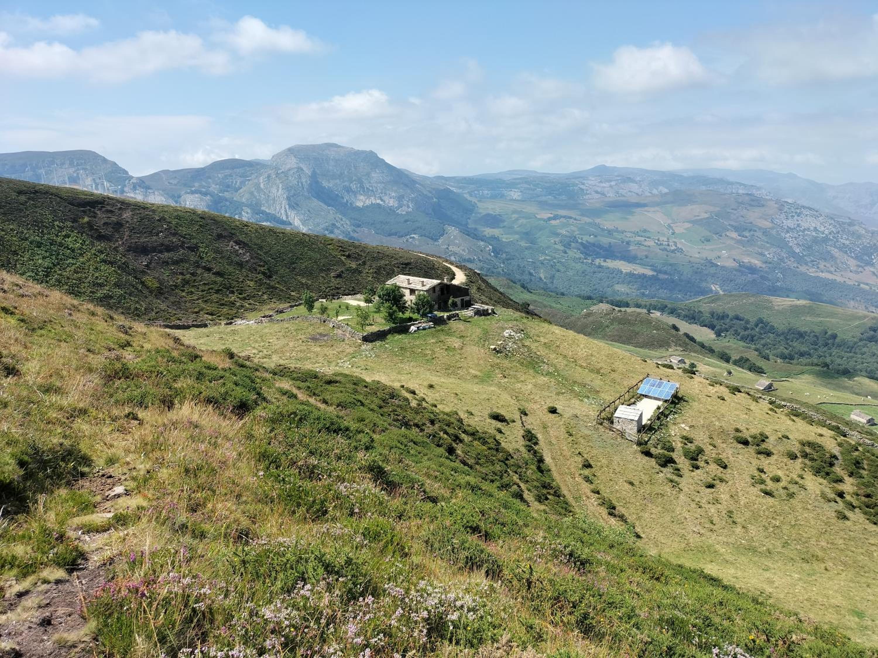 Tiñones cabaña pasiega